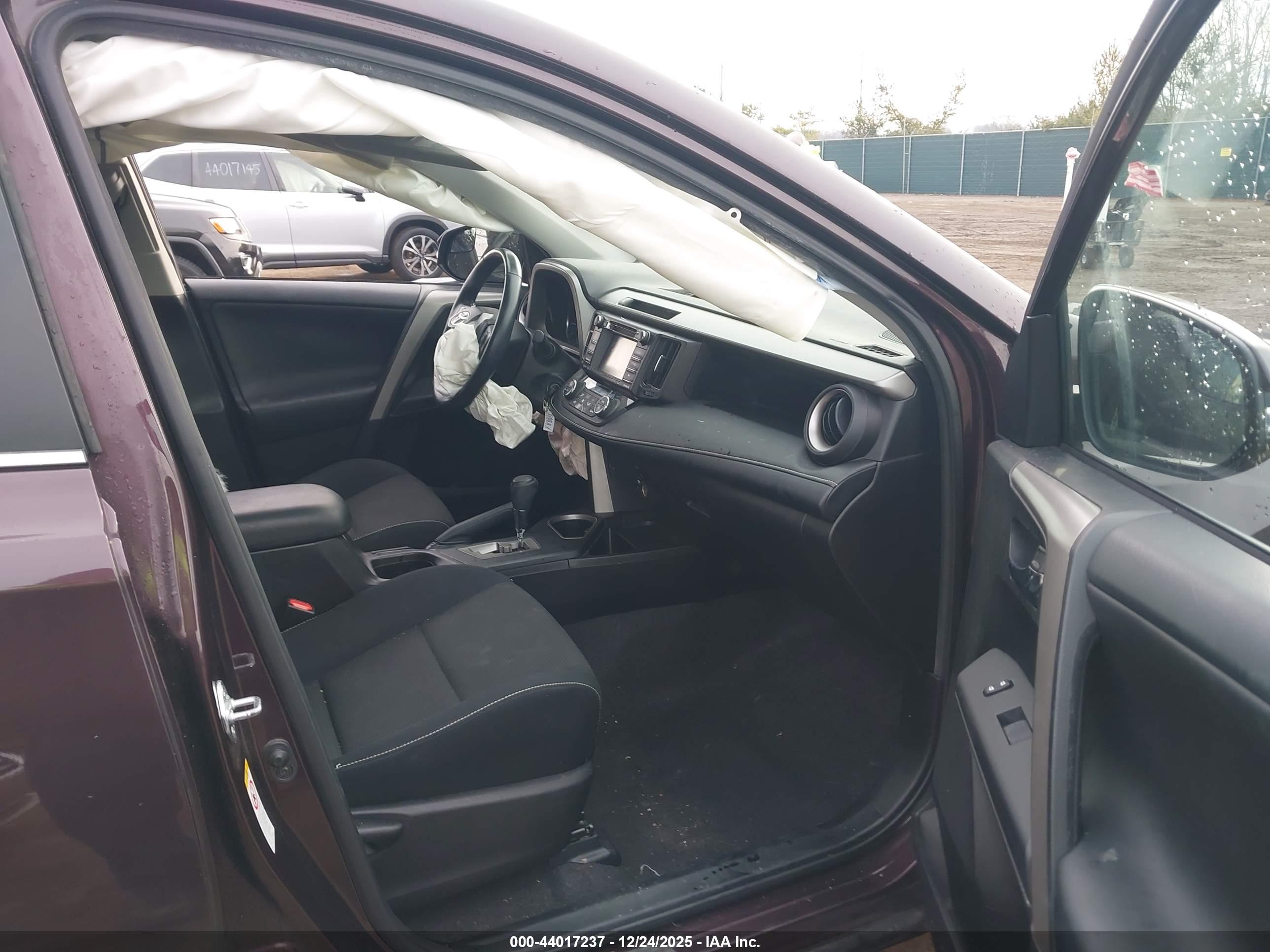 TOYOTA RAV4 image 5