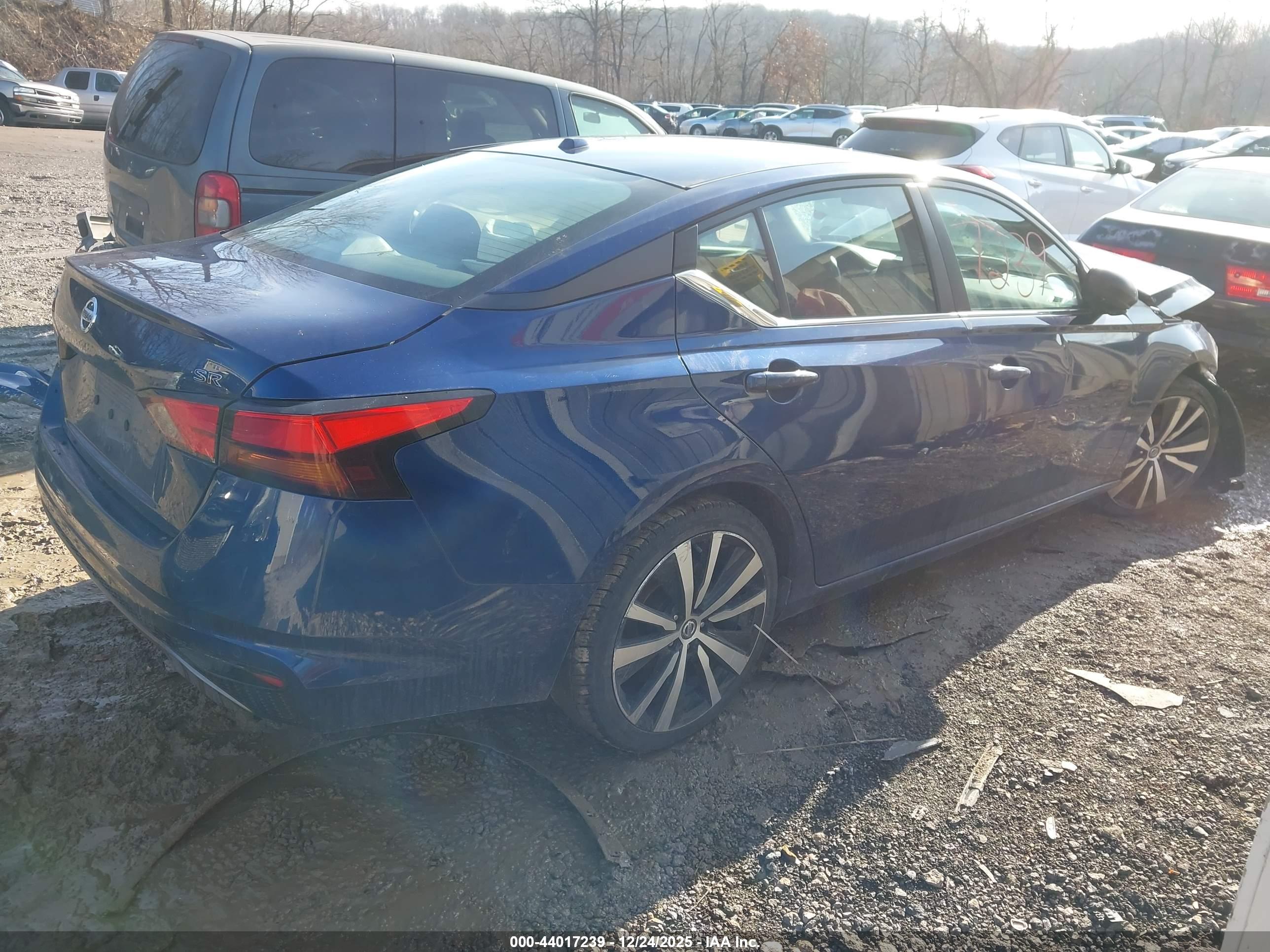 NISSAN ALTIMA image 4