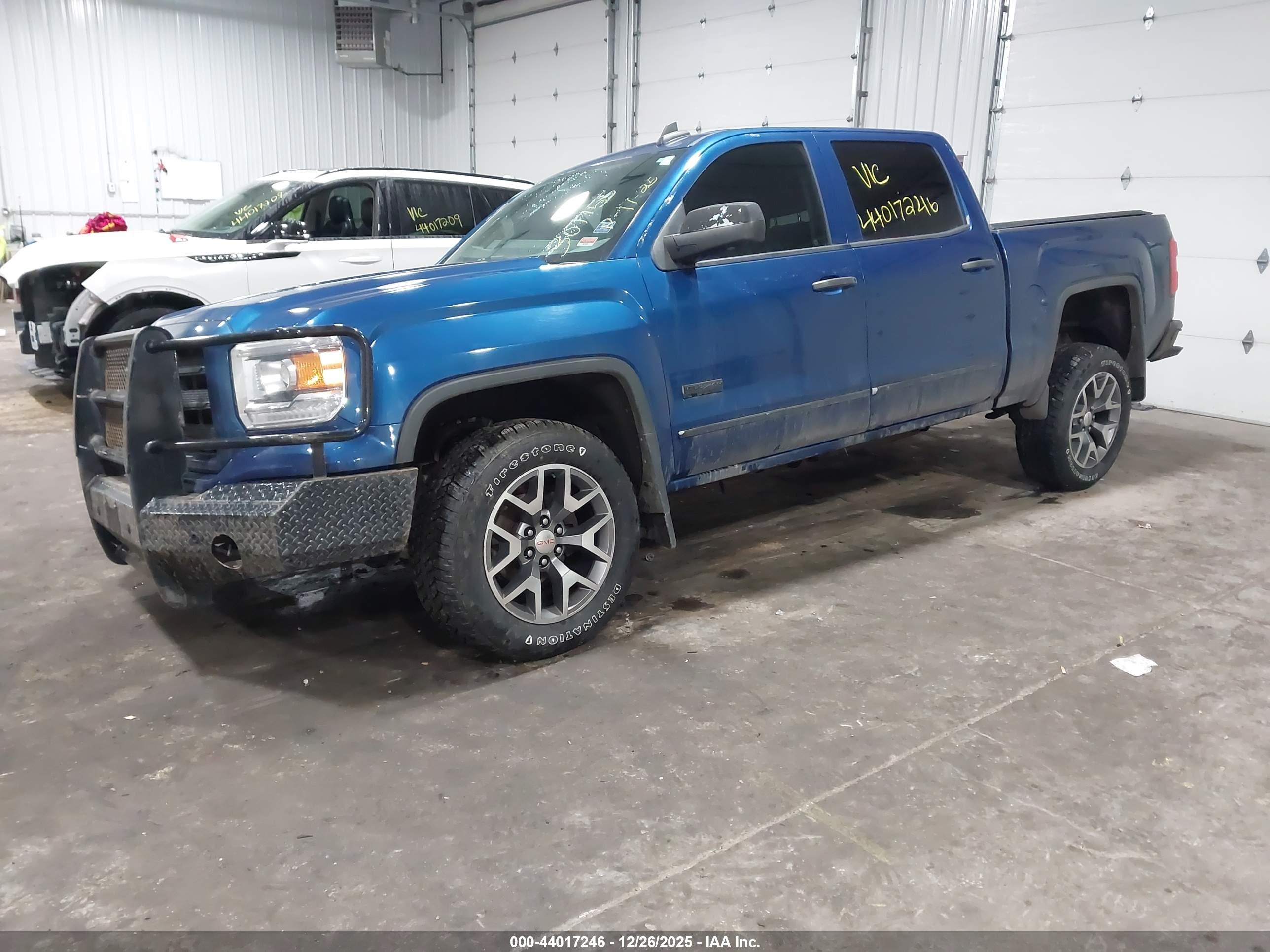 GMC SIERRA image 2