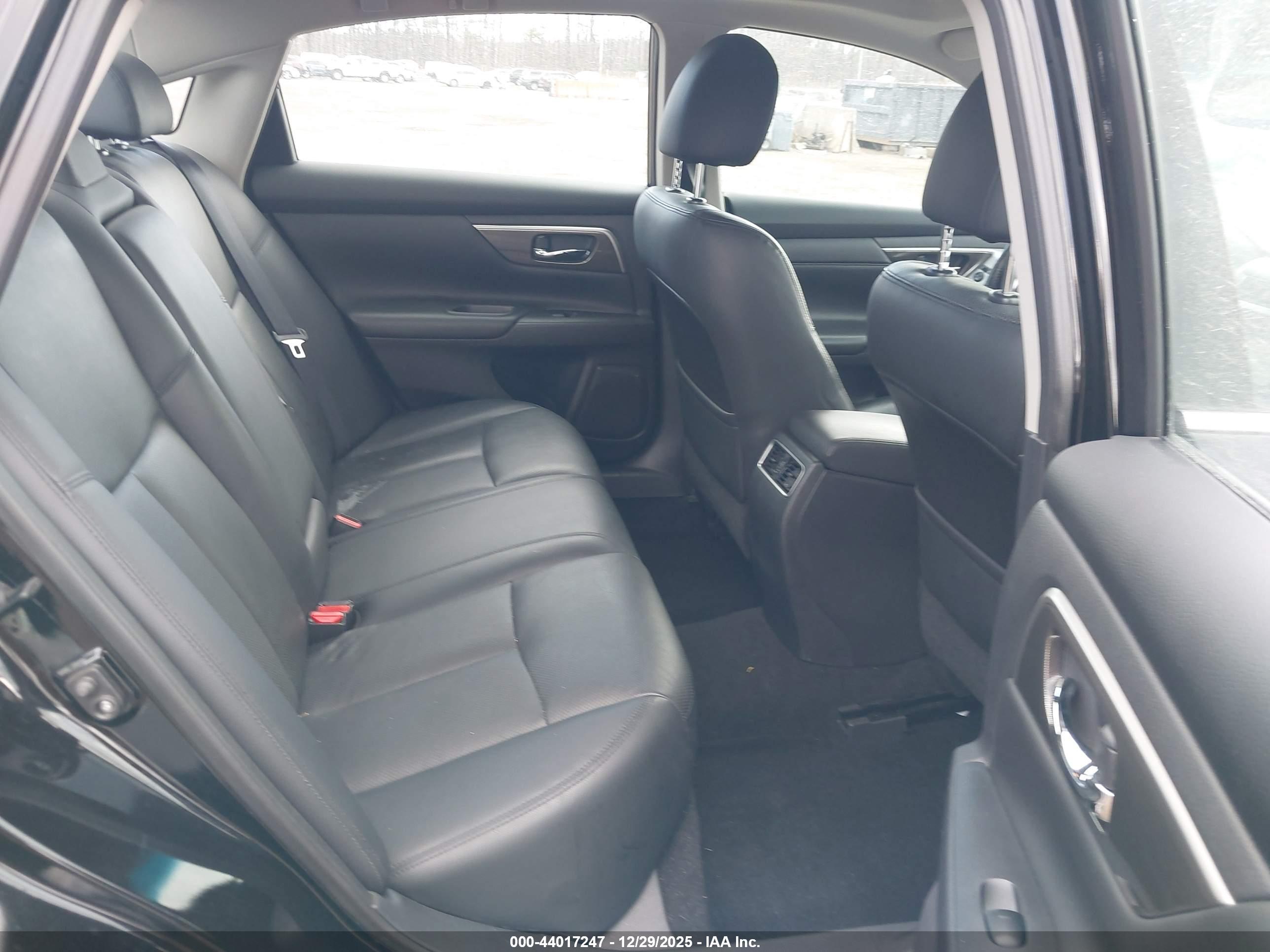 NISSAN ALTIMA image 8