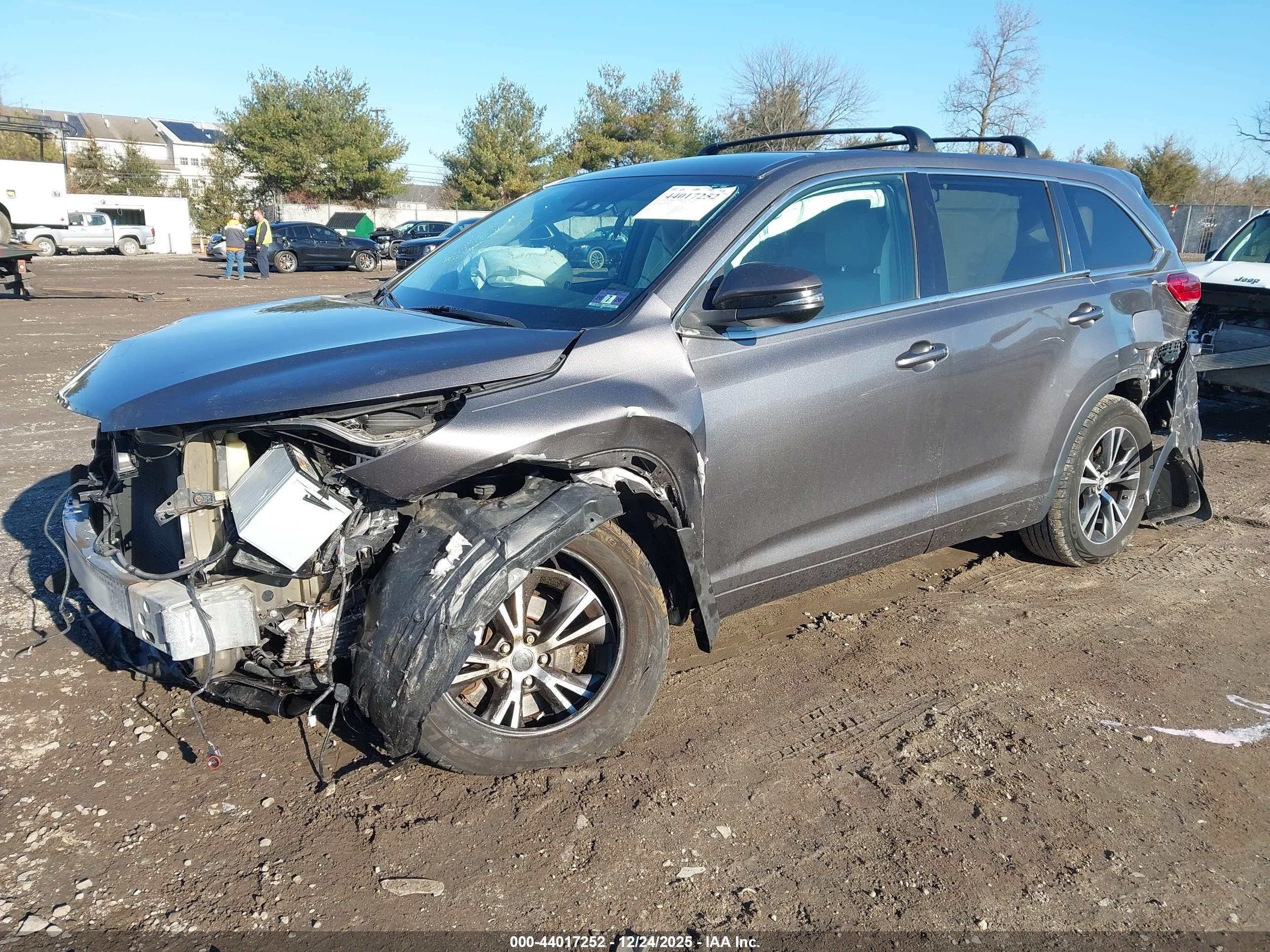 TOYOTA HIGHLANDER image 2