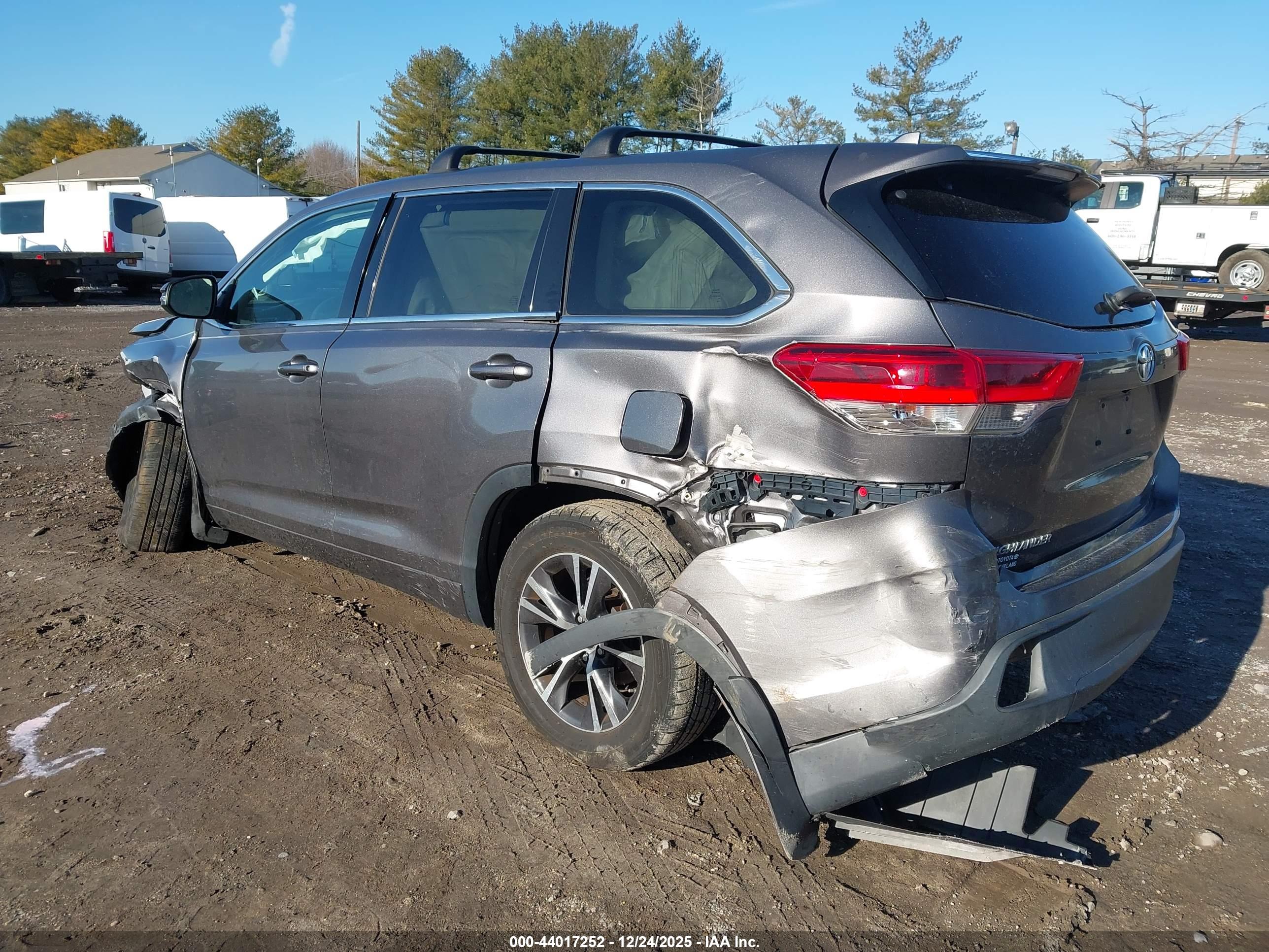 TOYOTA HIGHLANDER image 3