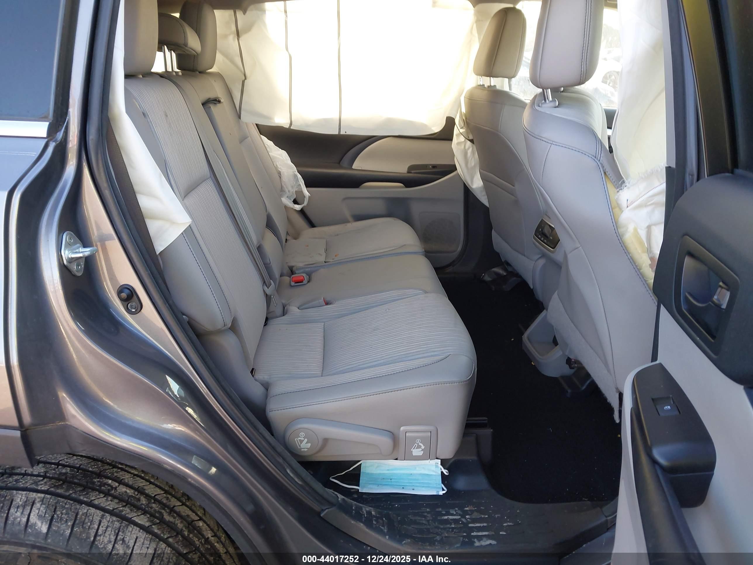 TOYOTA HIGHLANDER image 8