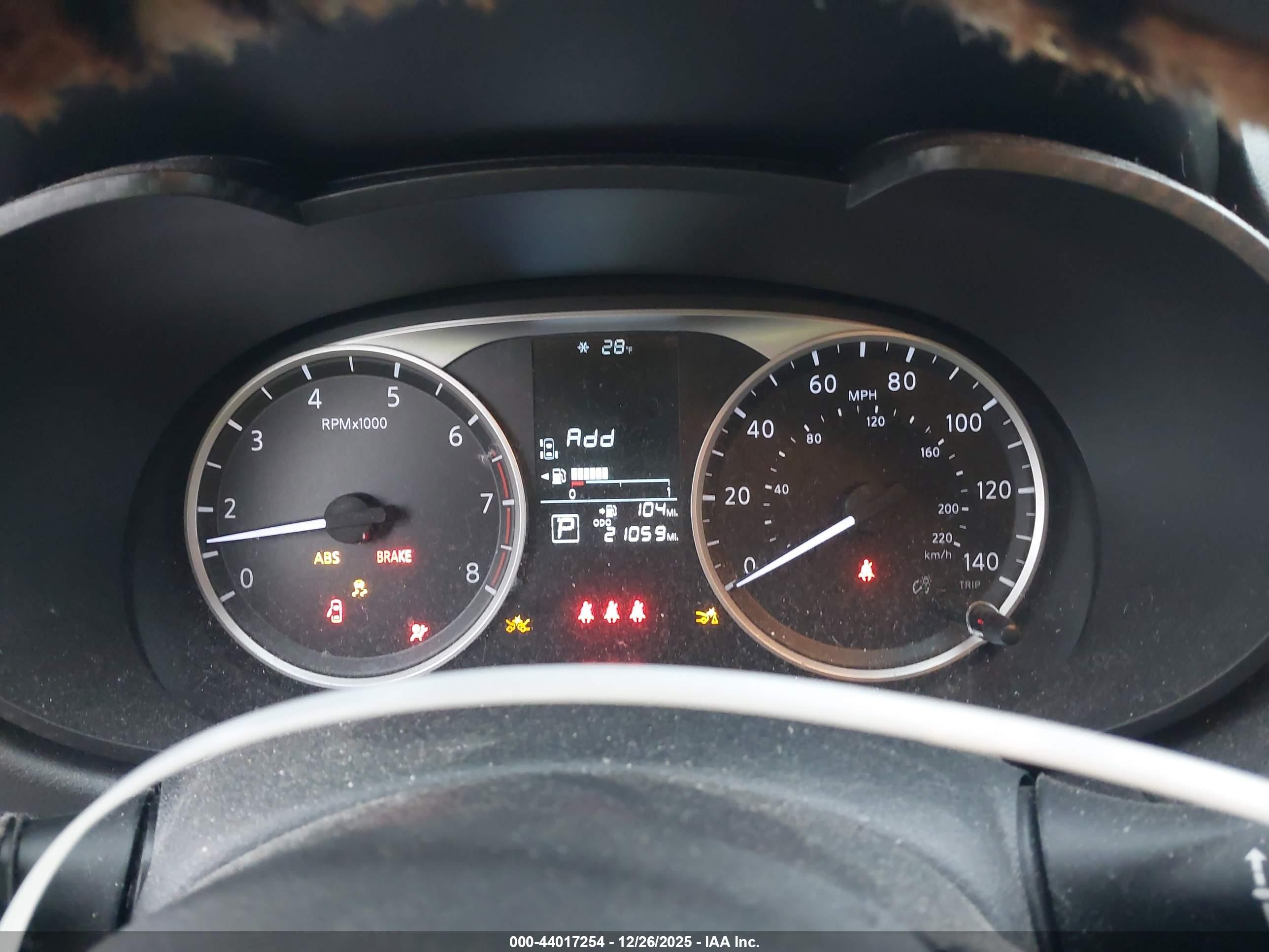NISSAN VERSA image 7