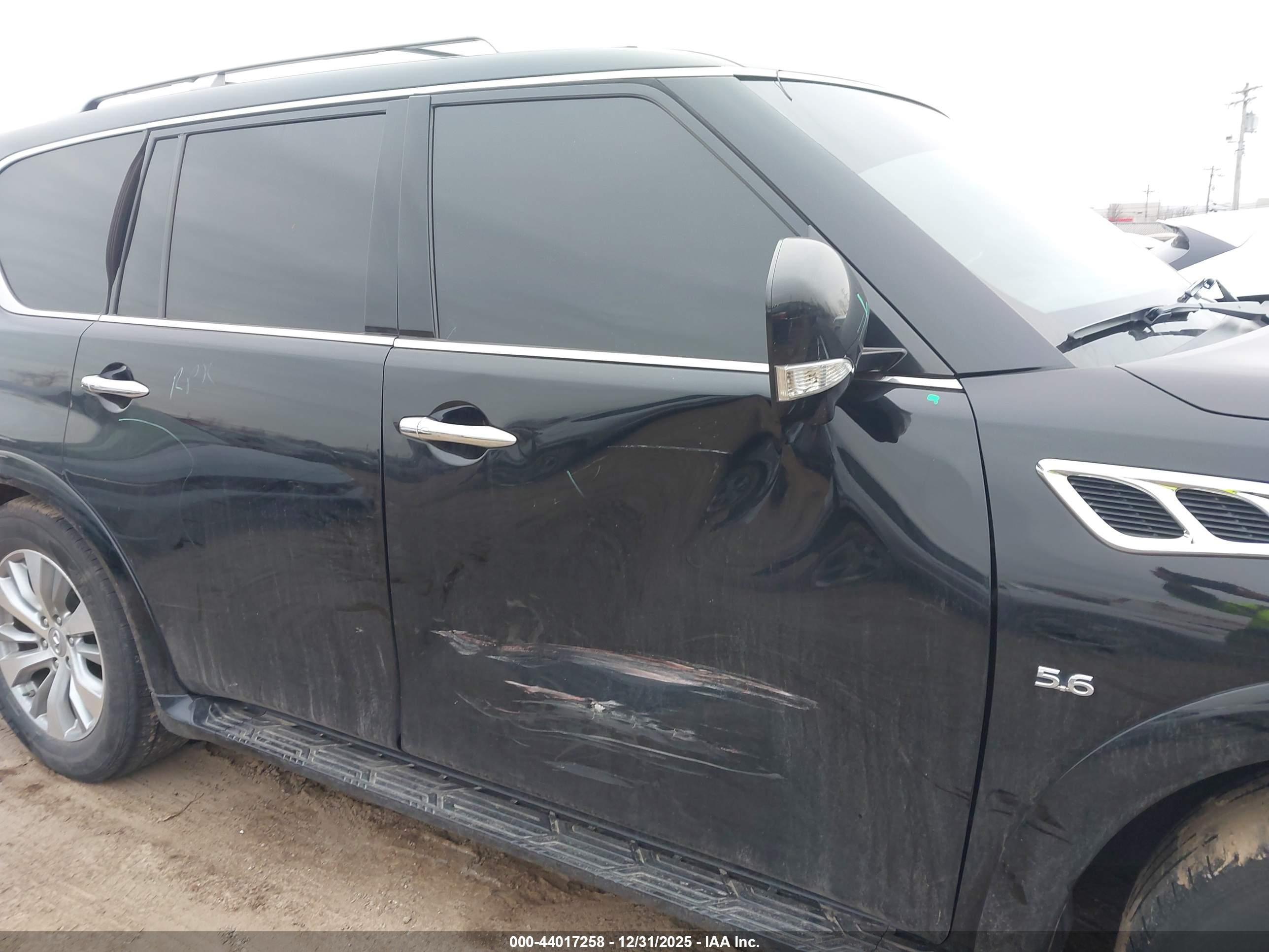 INFINITI QX80 image 6