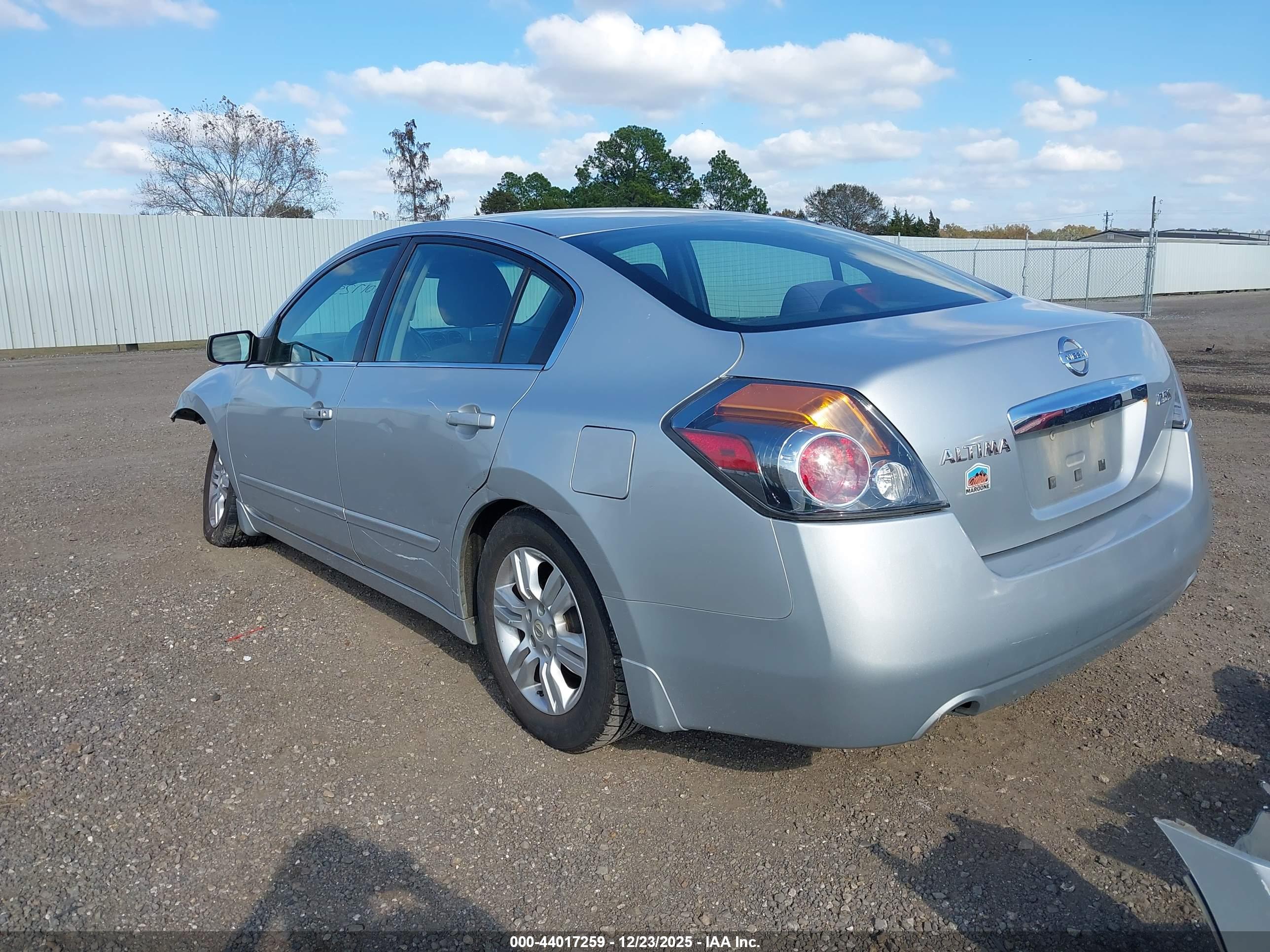 NISSAN ALTIMA image 3