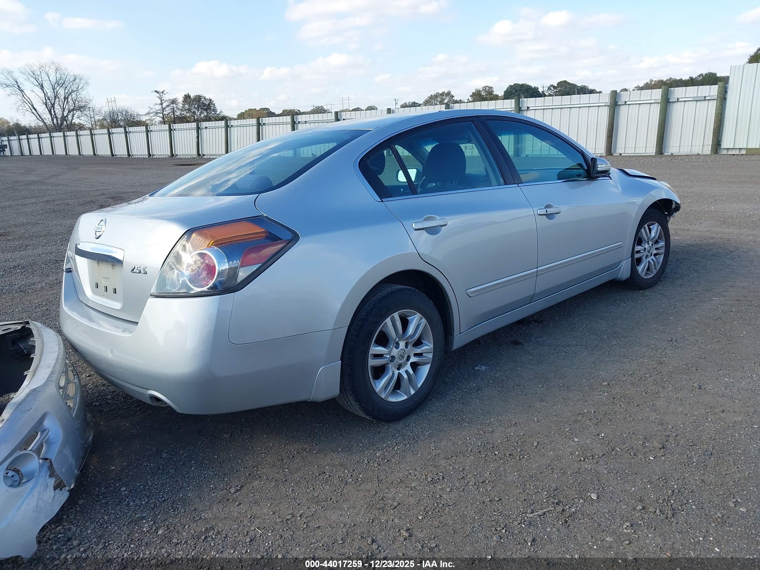 NISSAN ALTIMA image 4