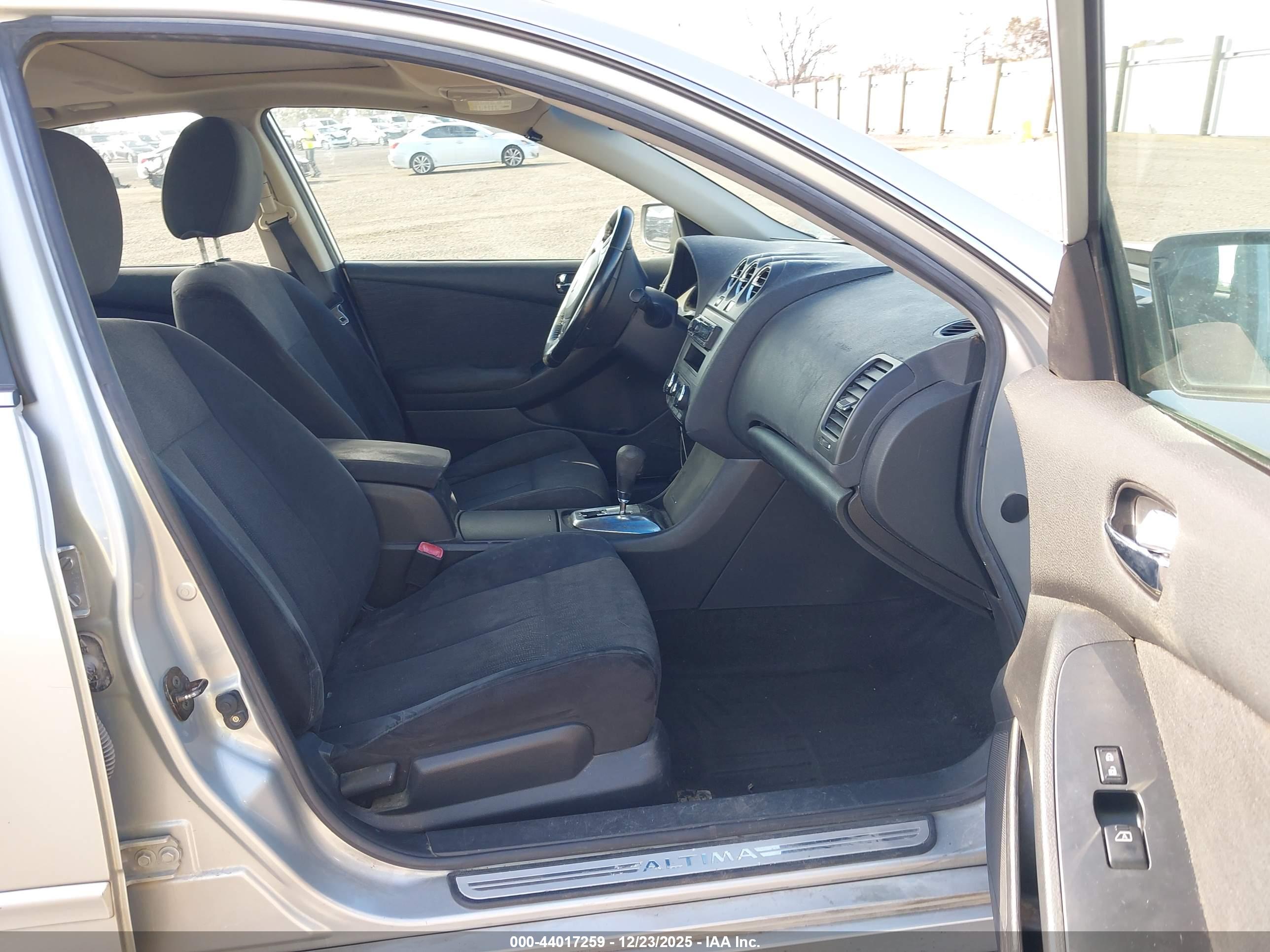 NISSAN ALTIMA image 5