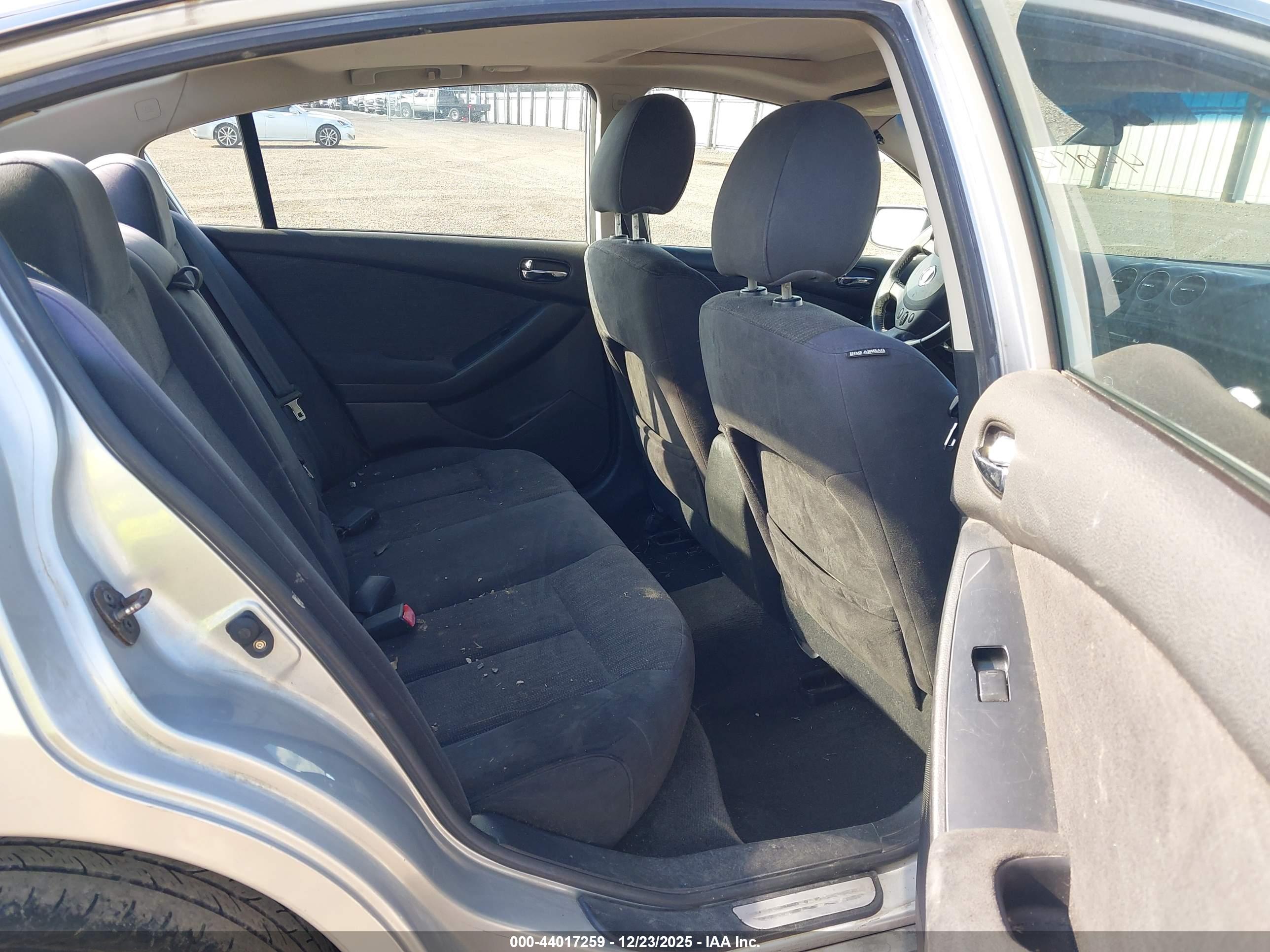 NISSAN ALTIMA image 8