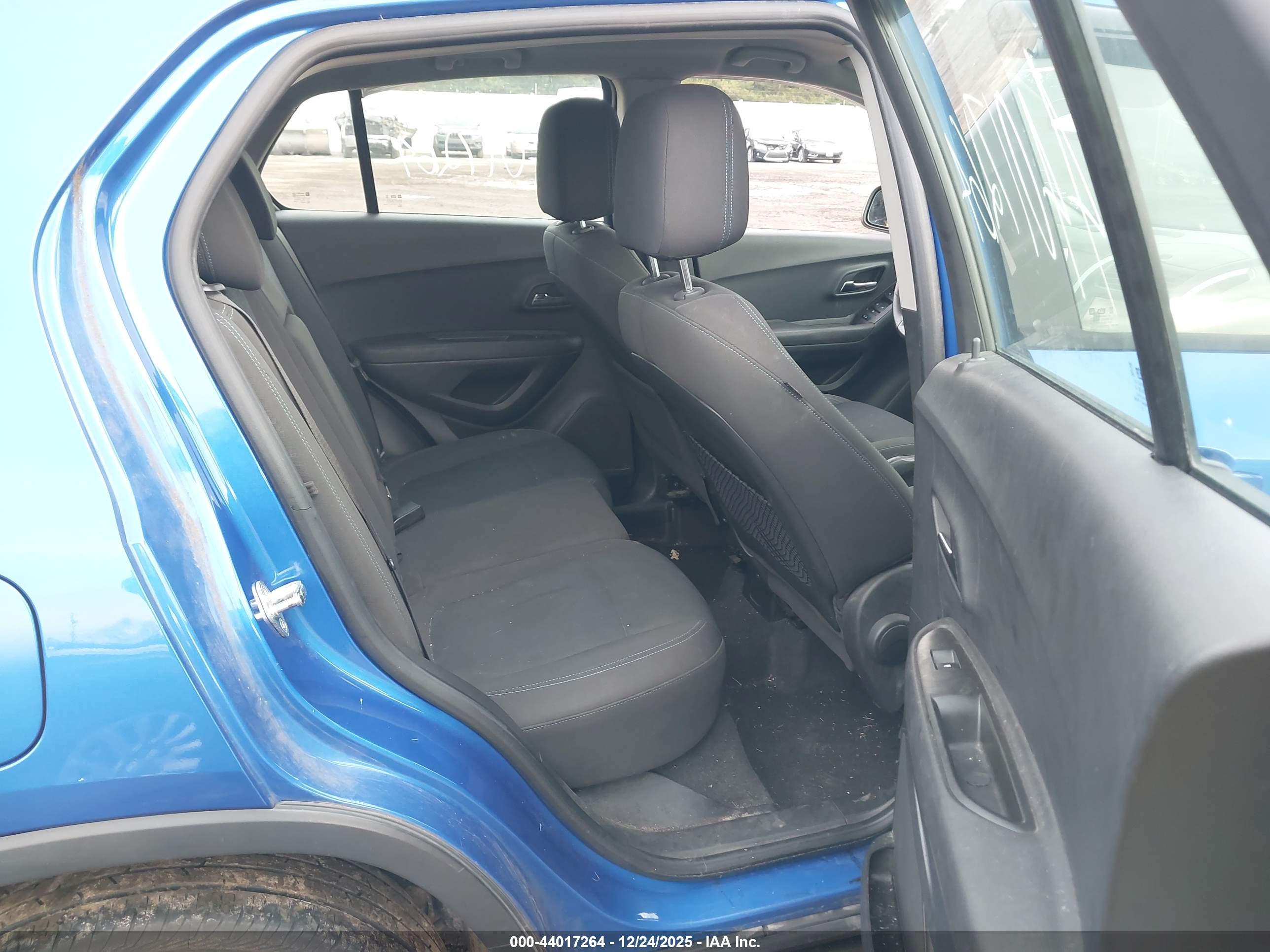 CHEVROLET TRAX image 8