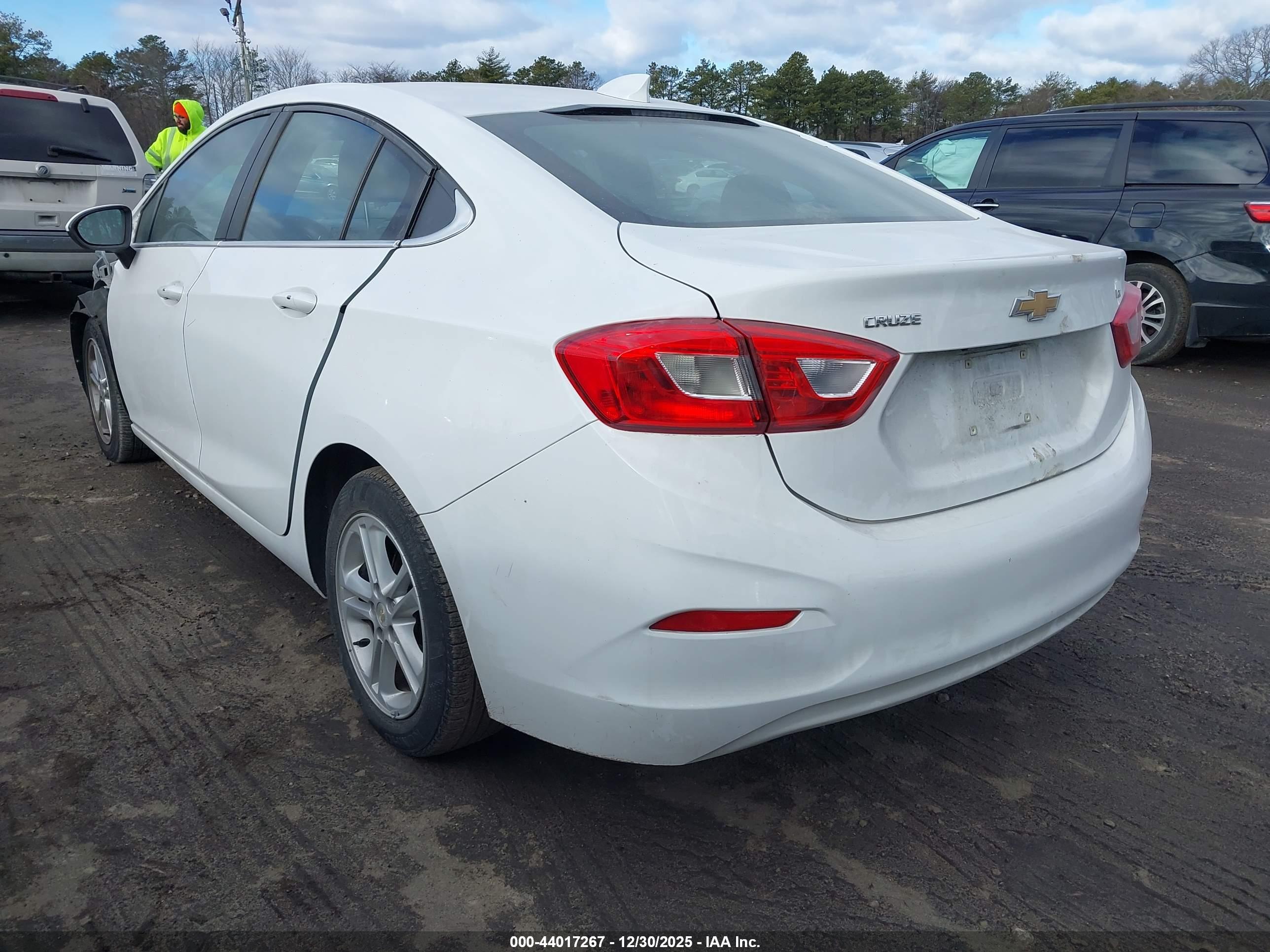 CHEVROLET CRUZE image 3