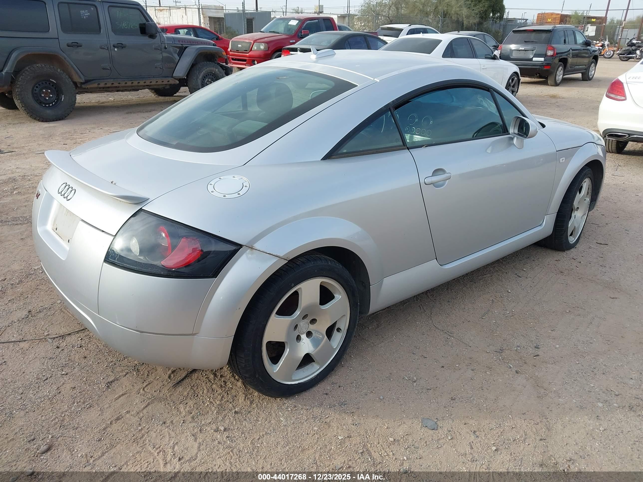 AUDI TT image 4
