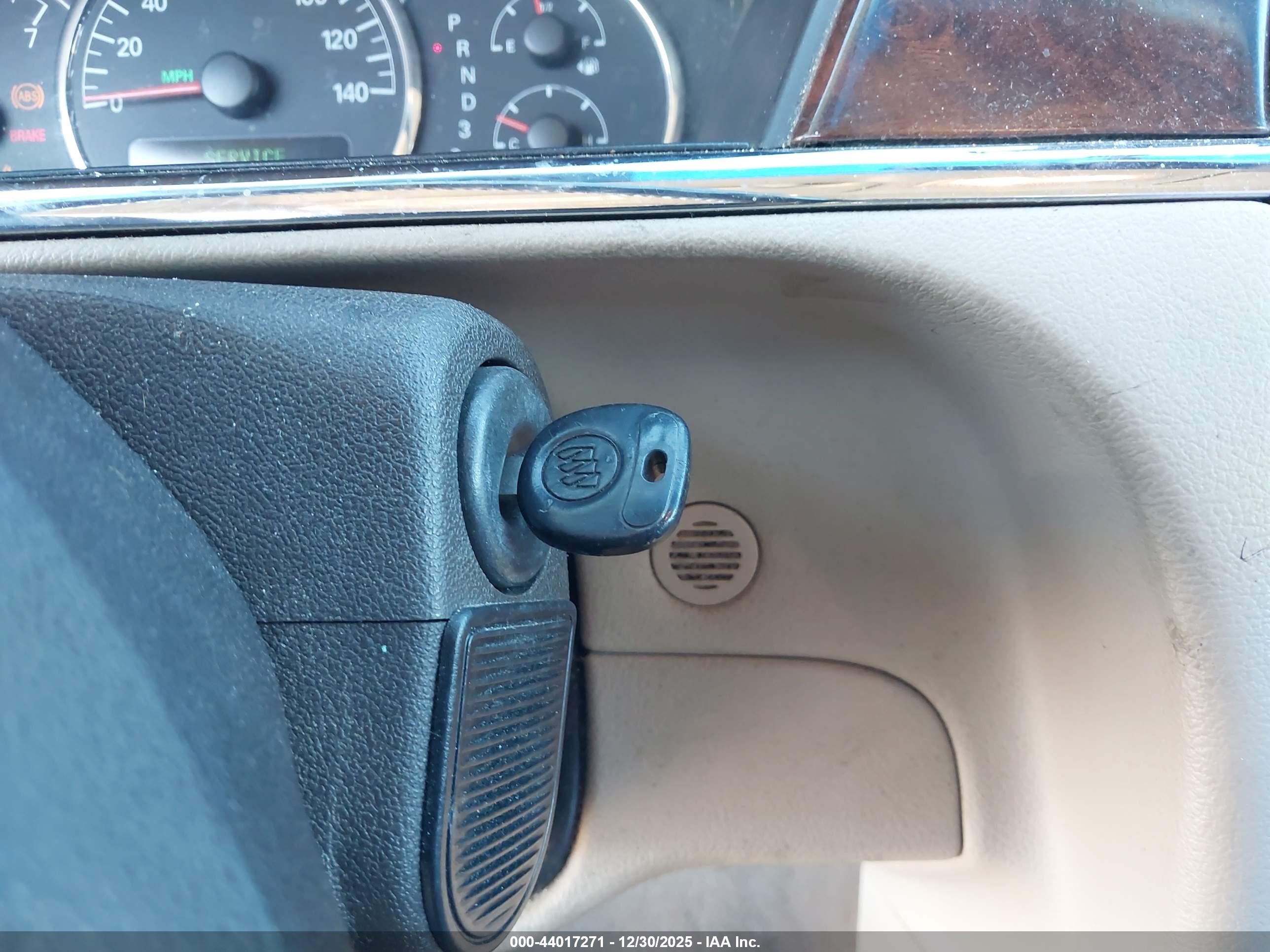 BUICK LACROSSE image 11