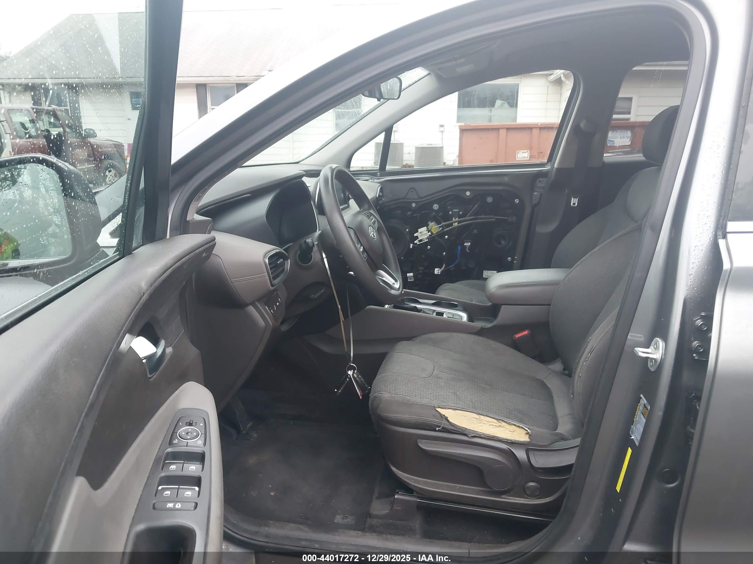 HYUNDAI SANTA image 5