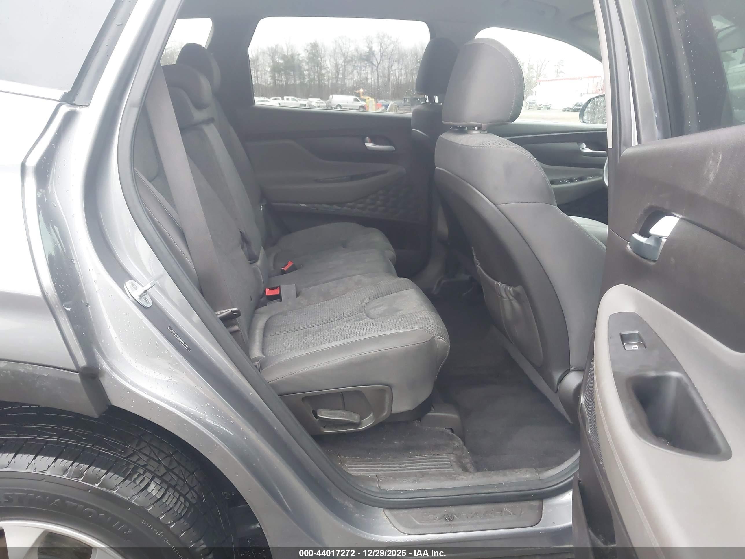 HYUNDAI SANTA image 8