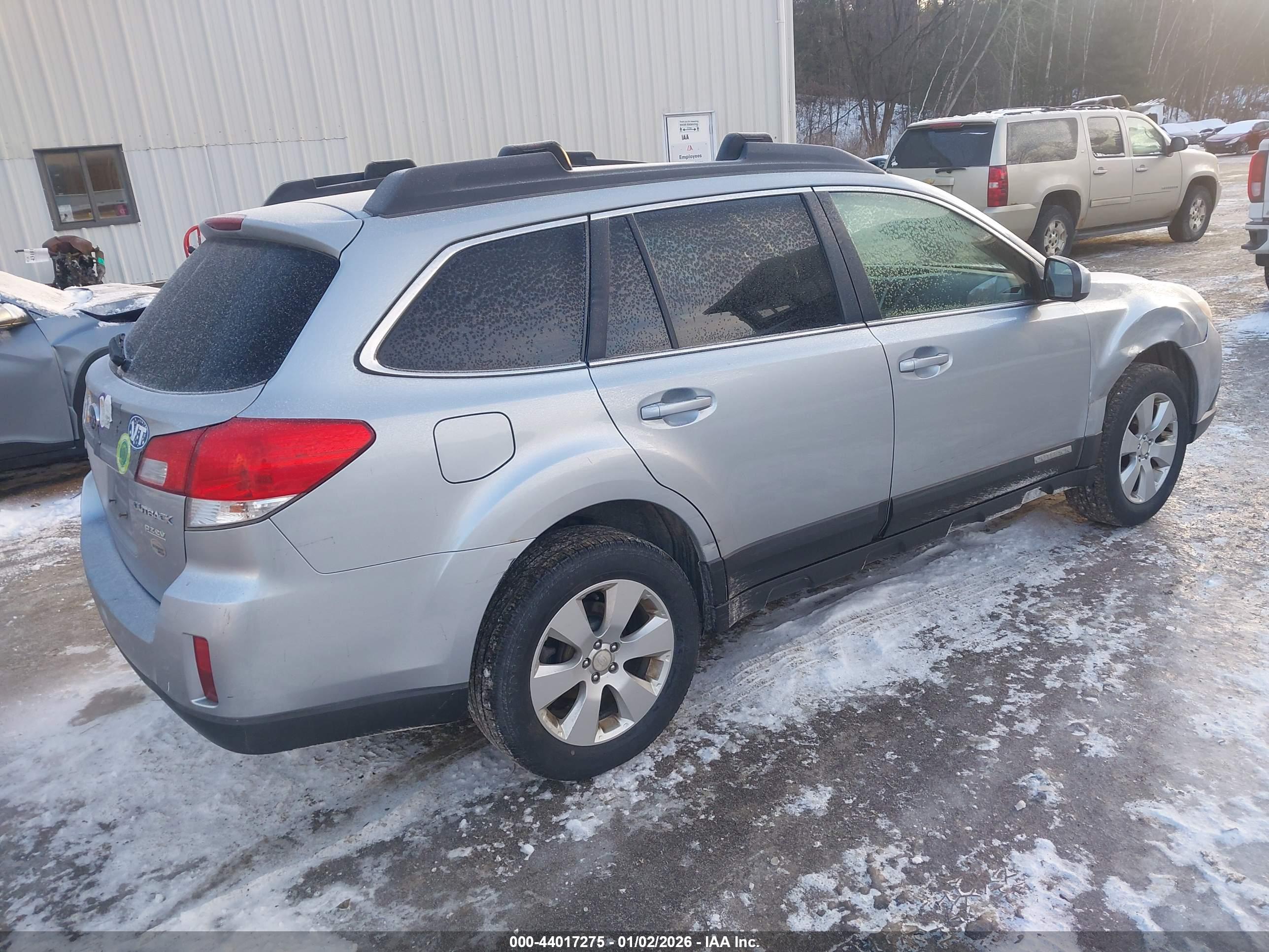 SUBARU OUTBACK image 4