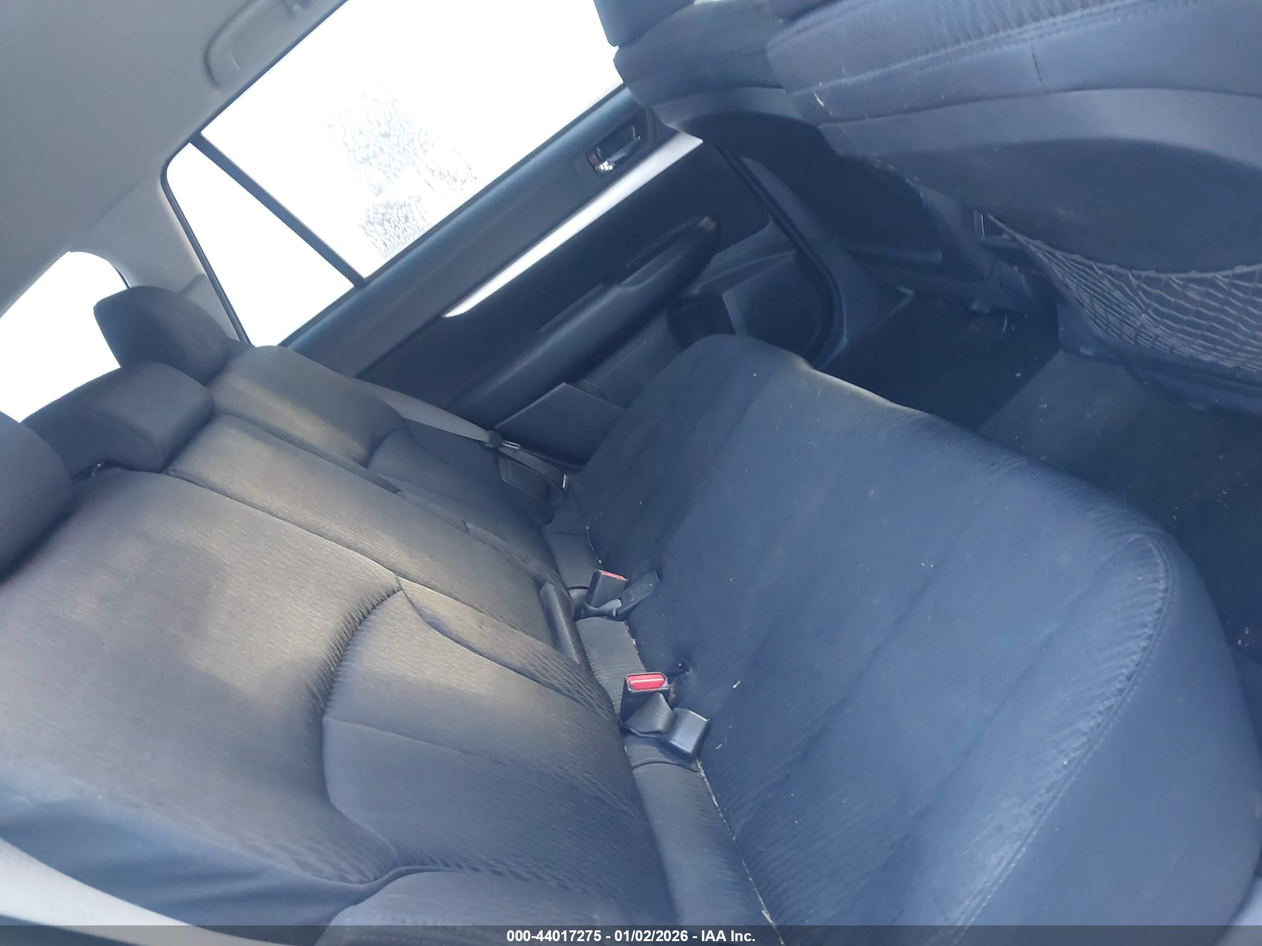 SUBARU OUTBACK image 8