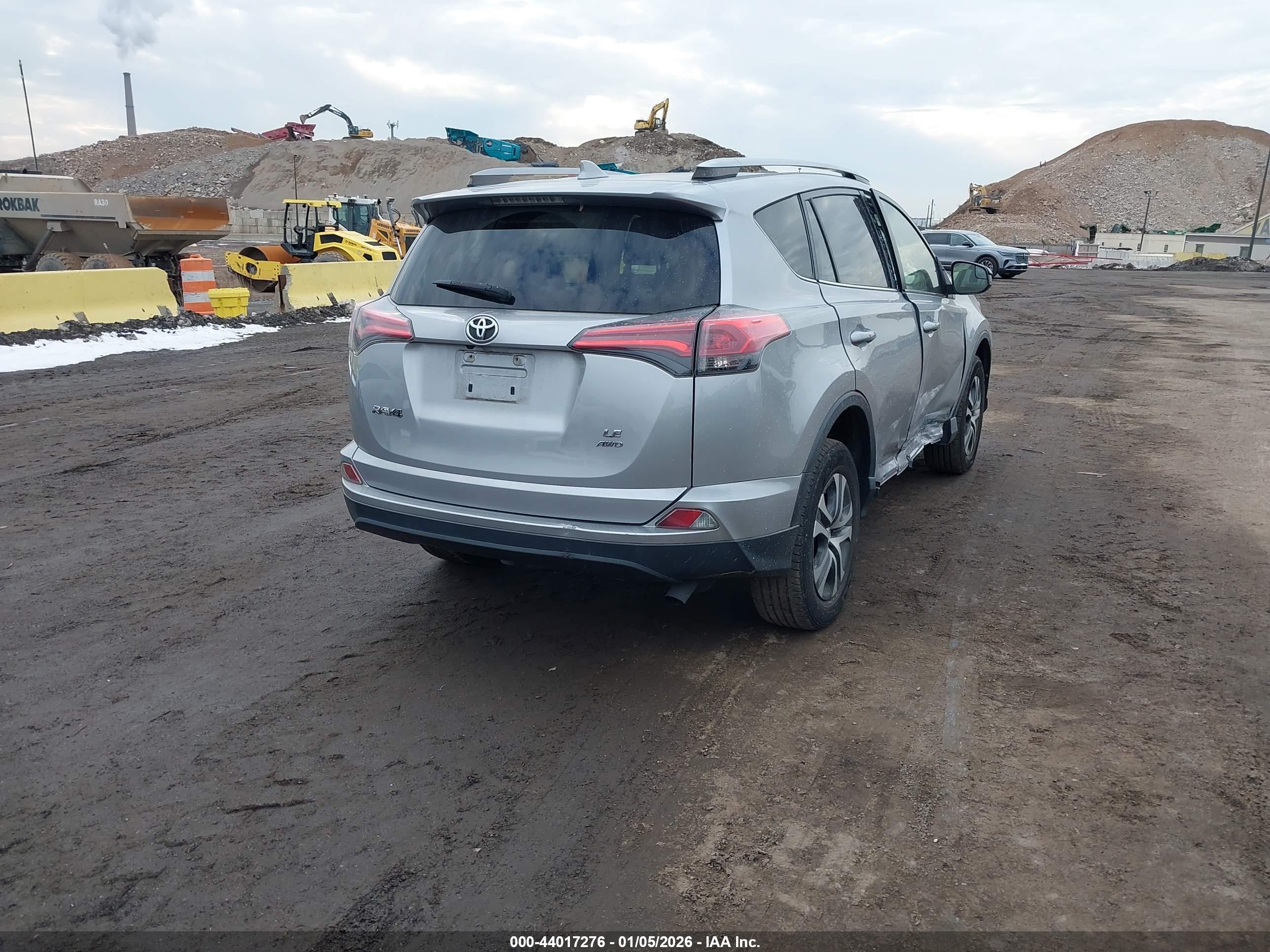 TOYOTA RAV4 image 4