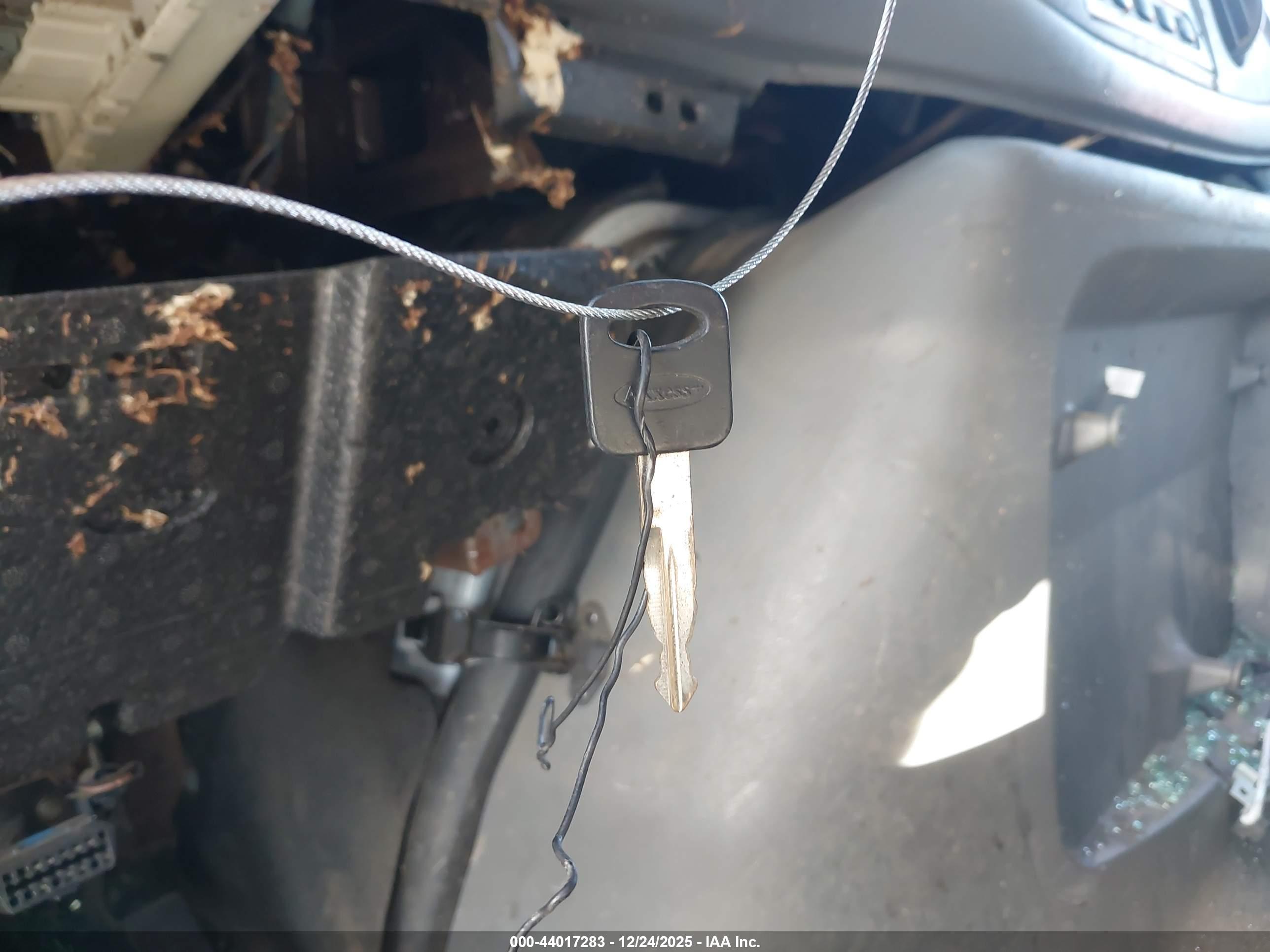 FORD E-250 image 11
