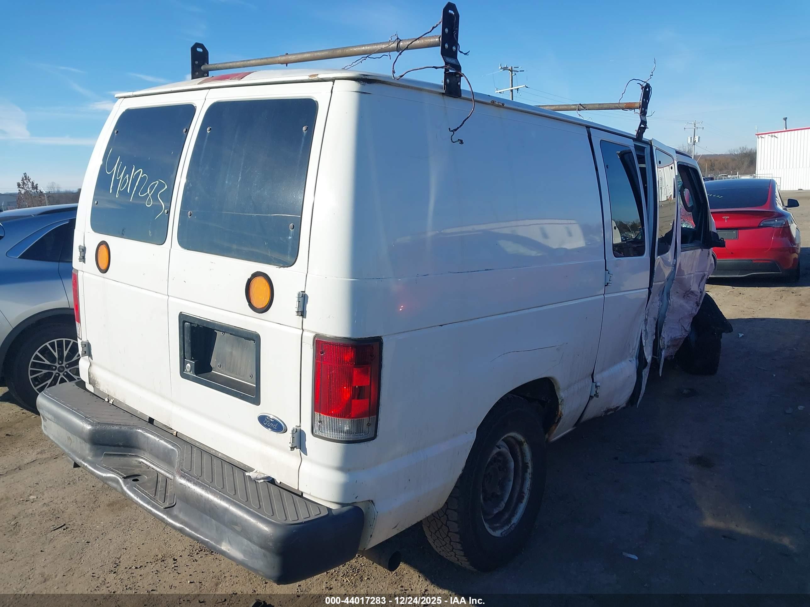 FORD E-250 image 4