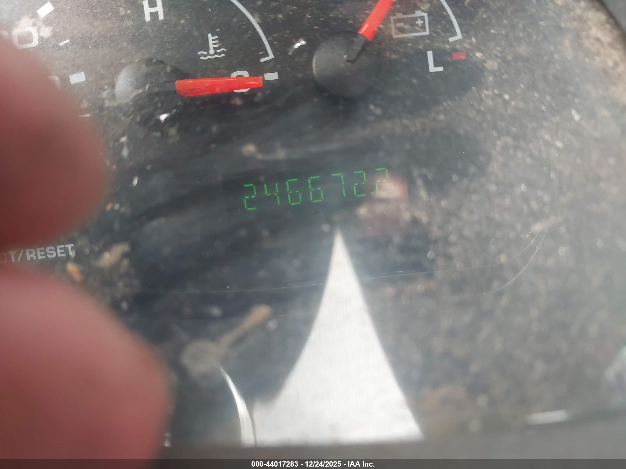 FORD E-250 image 7