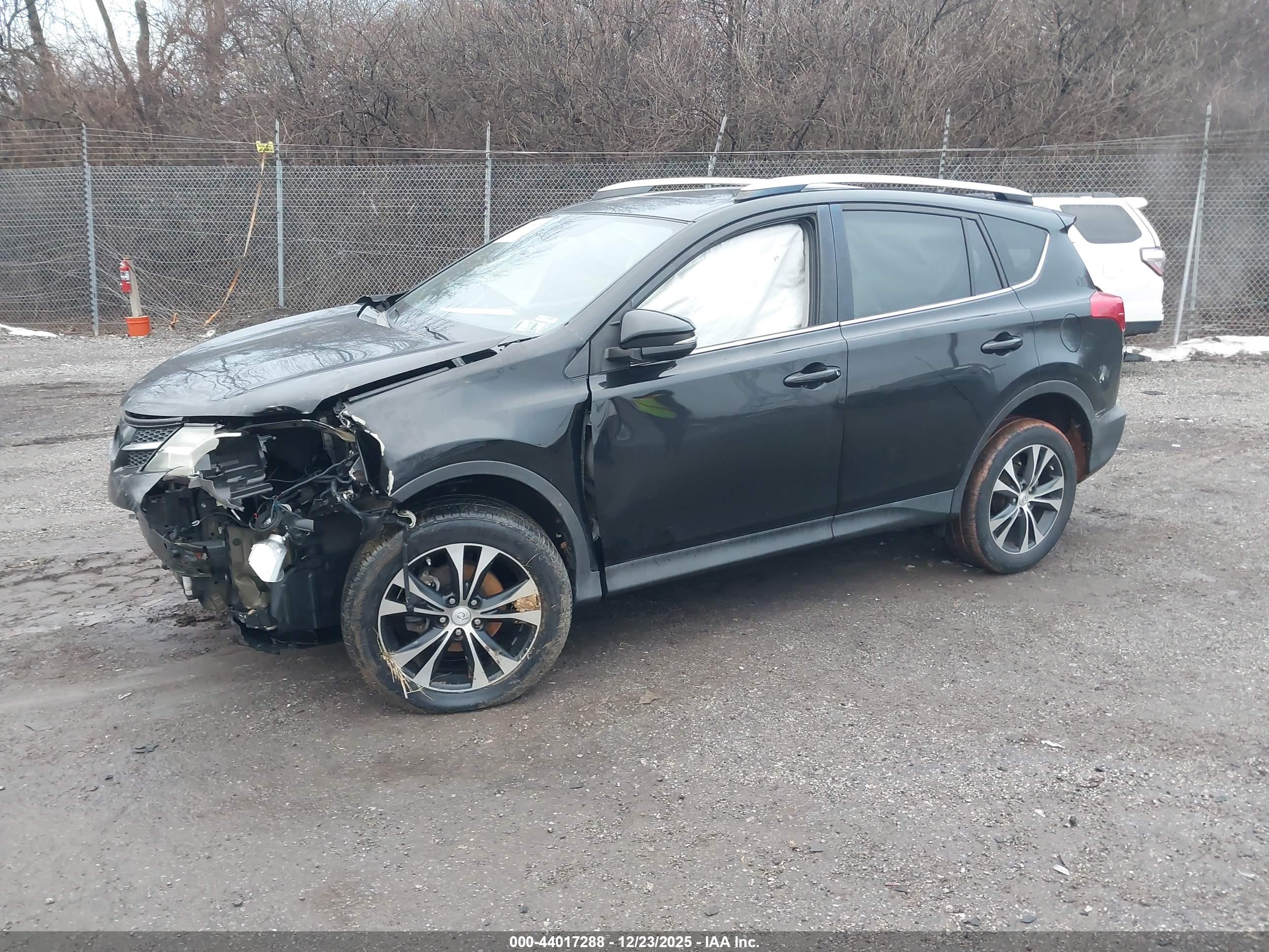 TOYOTA RAV4 image 2