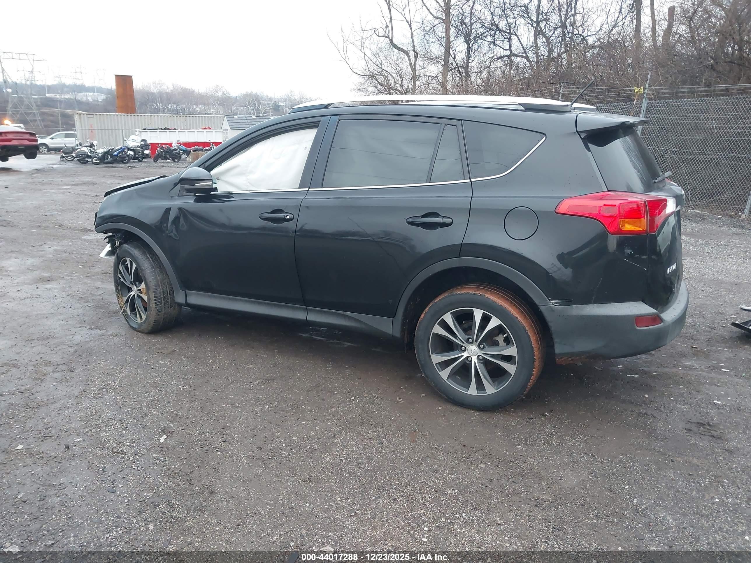 TOYOTA RAV4 image 3