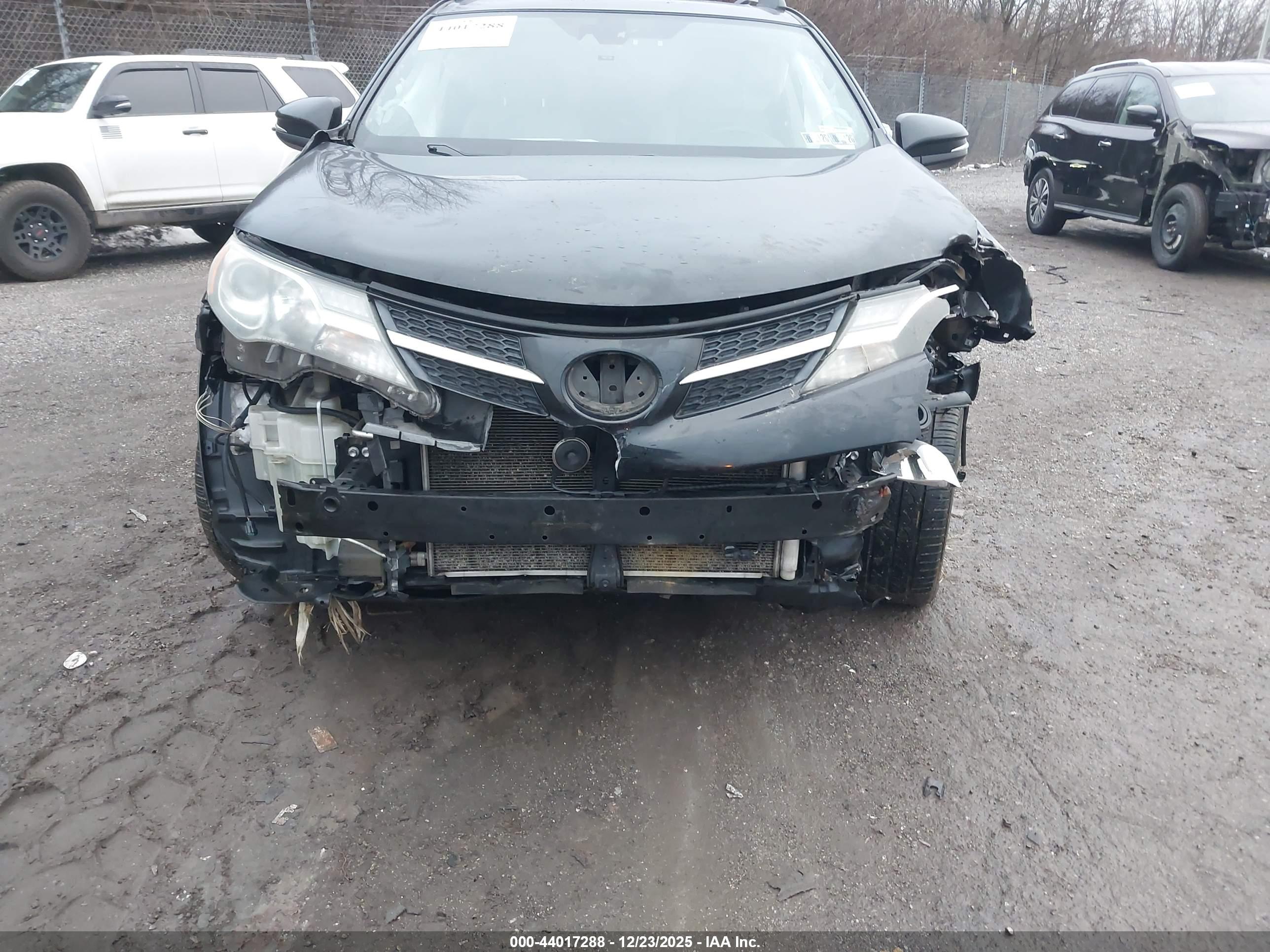 TOYOTA RAV4 image 6