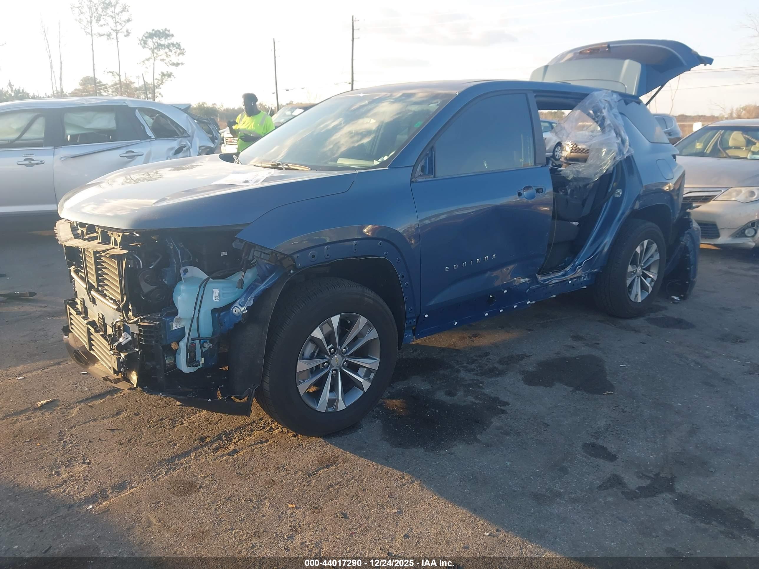 CHEVROLET EQUINOX image 2