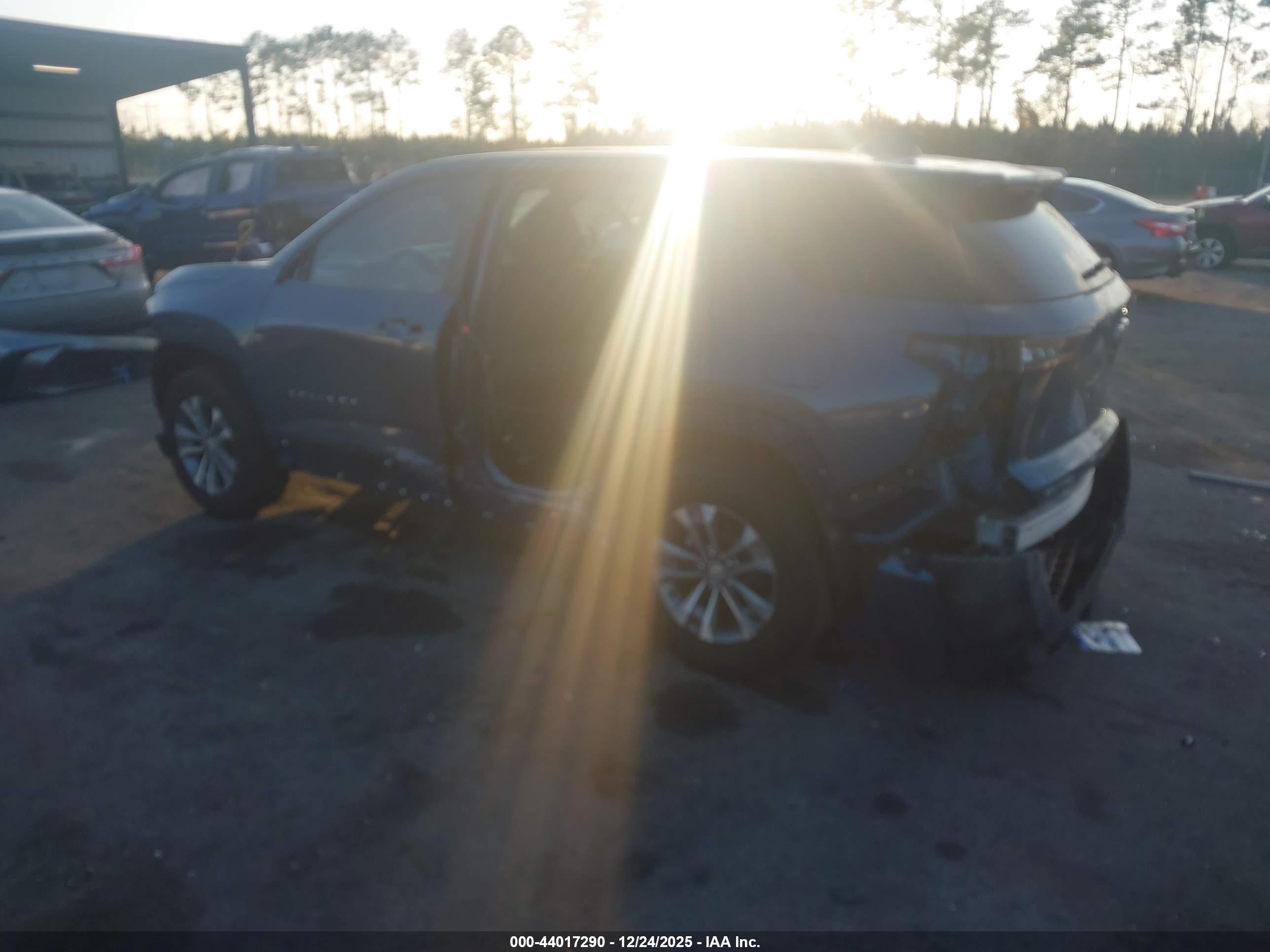 CHEVROLET EQUINOX image 3
