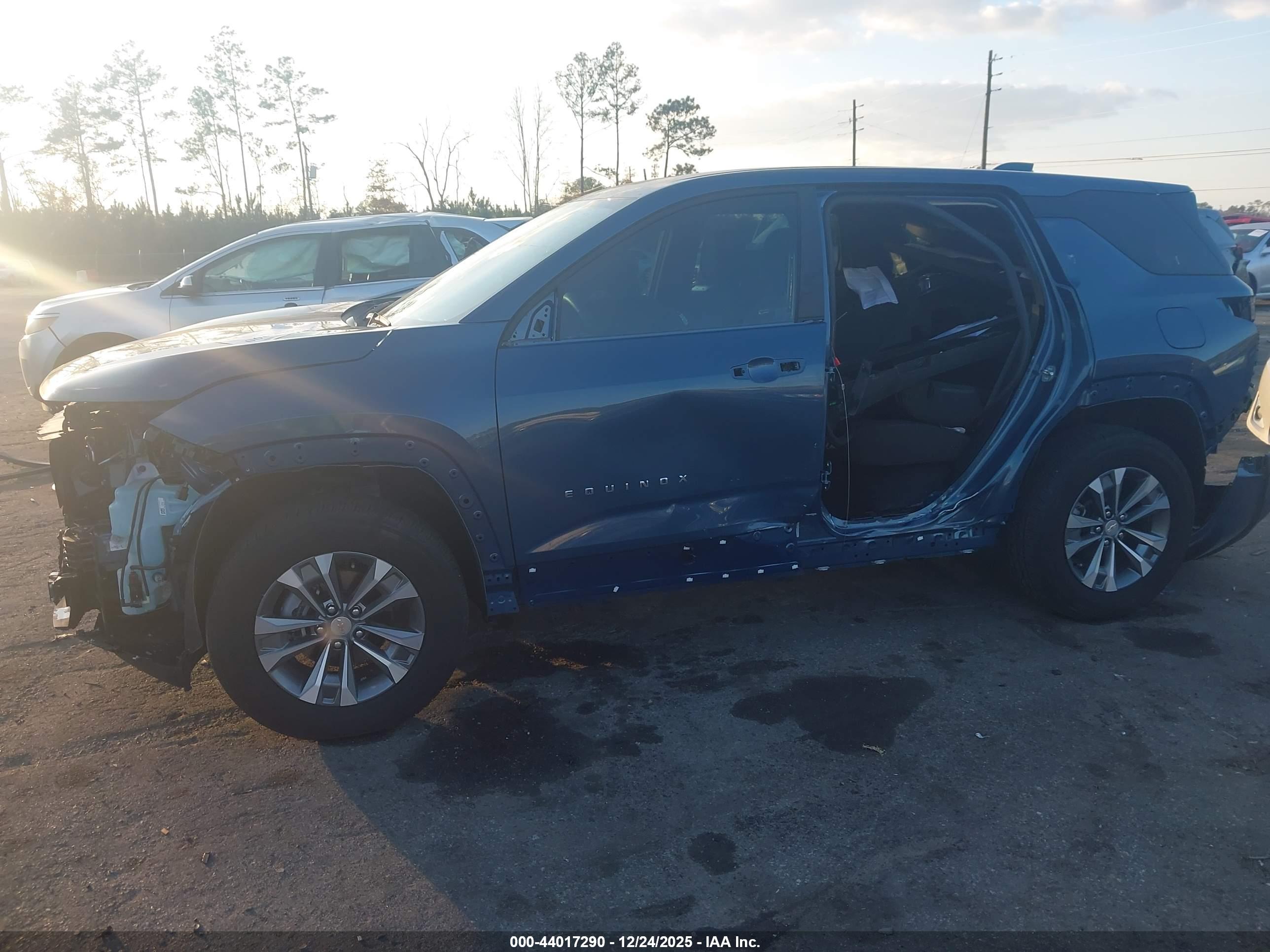 CHEVROLET EQUINOX image 6