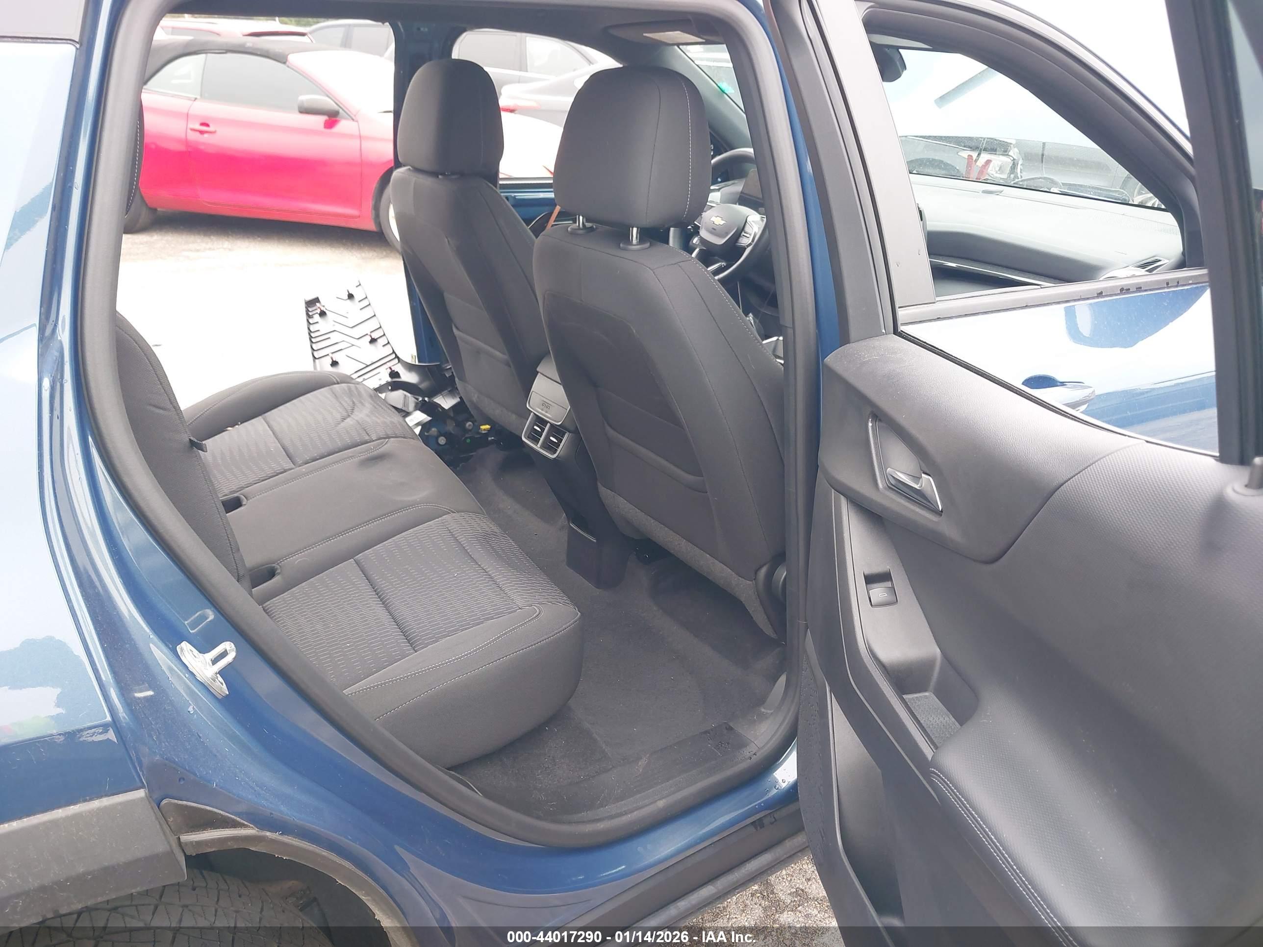 CHEVROLET EQUINOX image 8