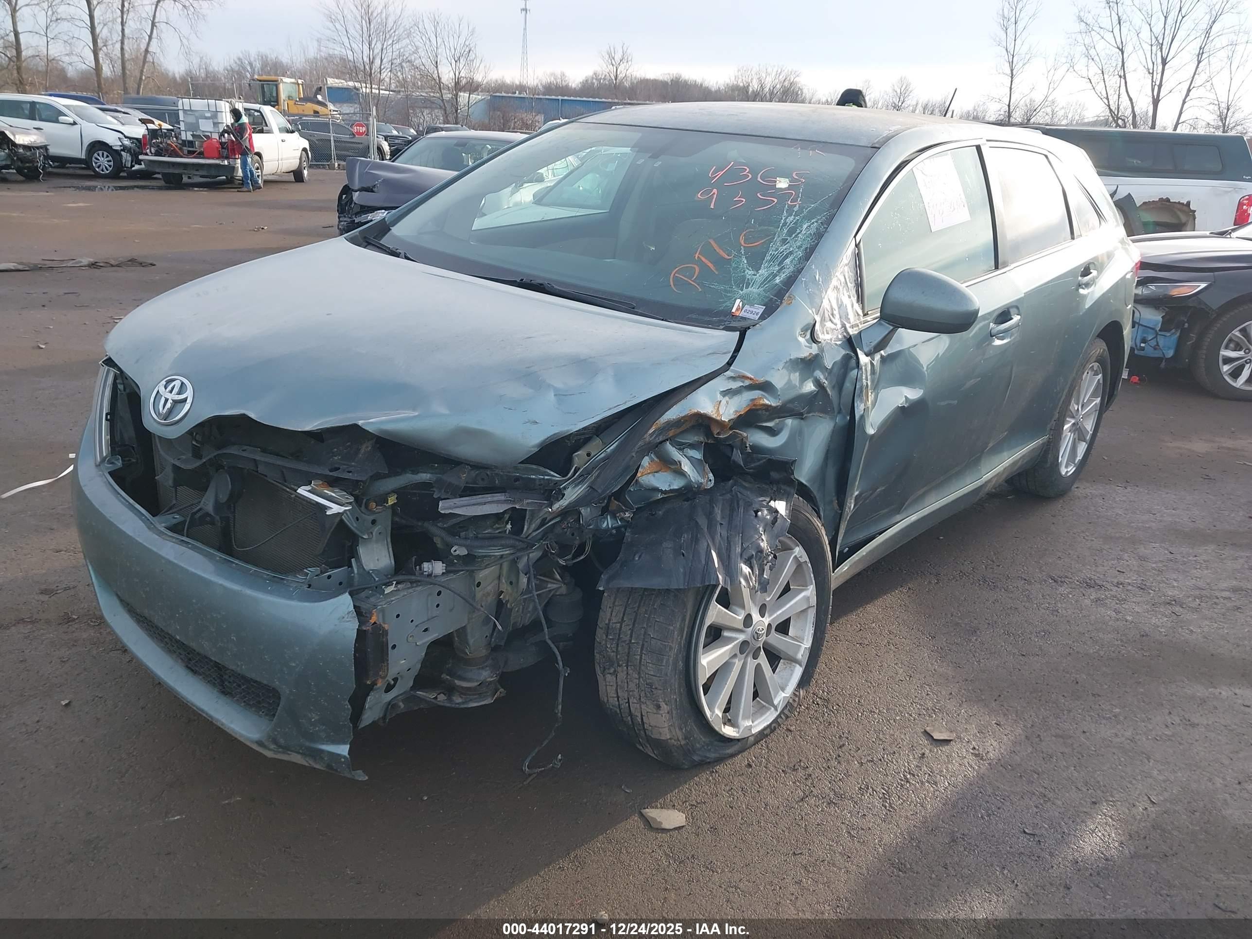 TOYOTA VENZA image 2