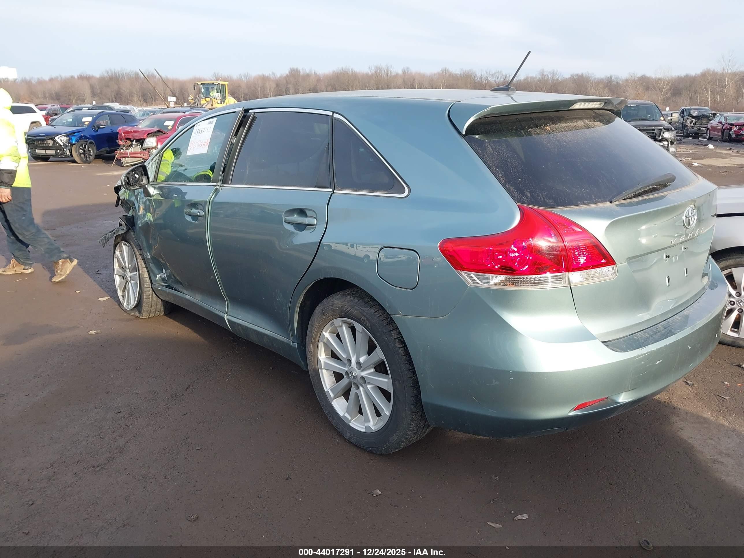 TOYOTA VENZA image 3