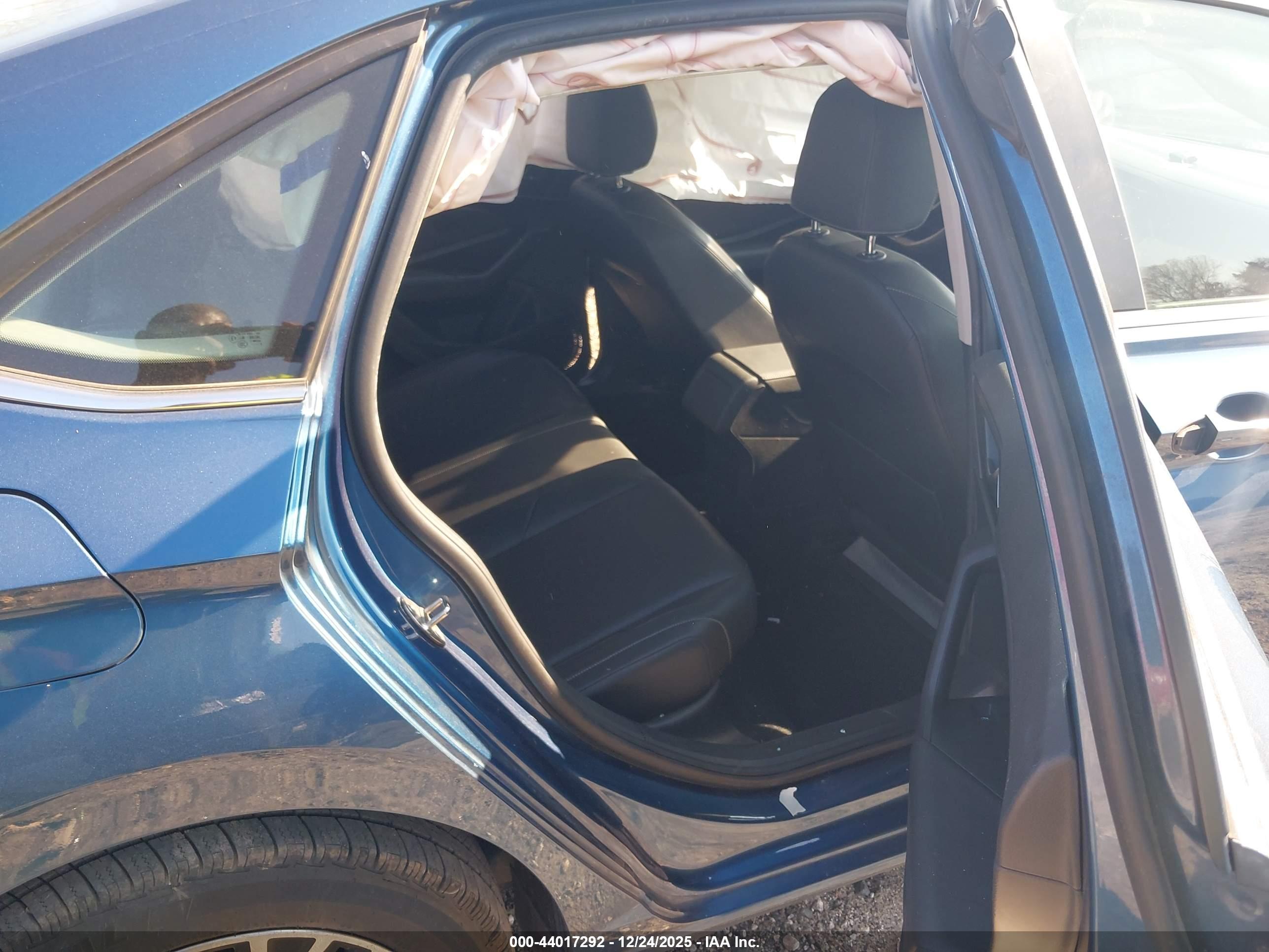 VOLKSWAGEN JETTA image 8