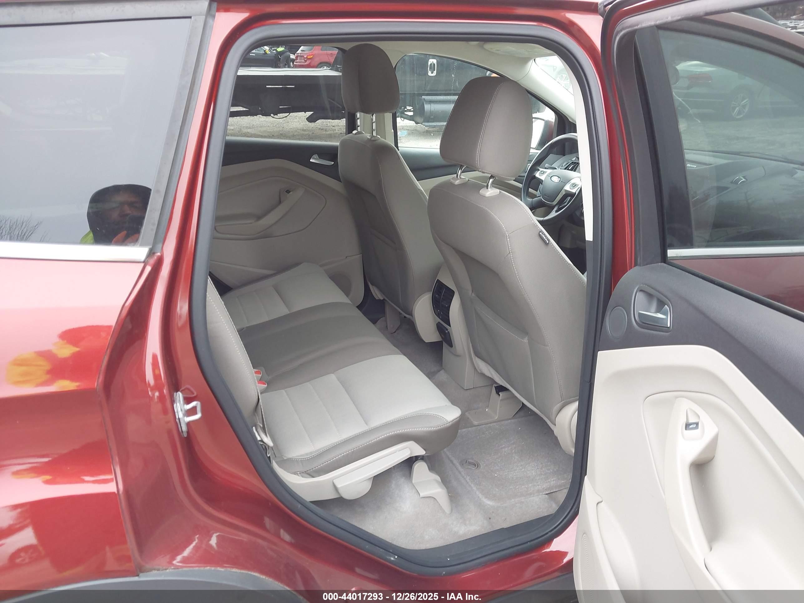 FORD ESCAPE image 8
