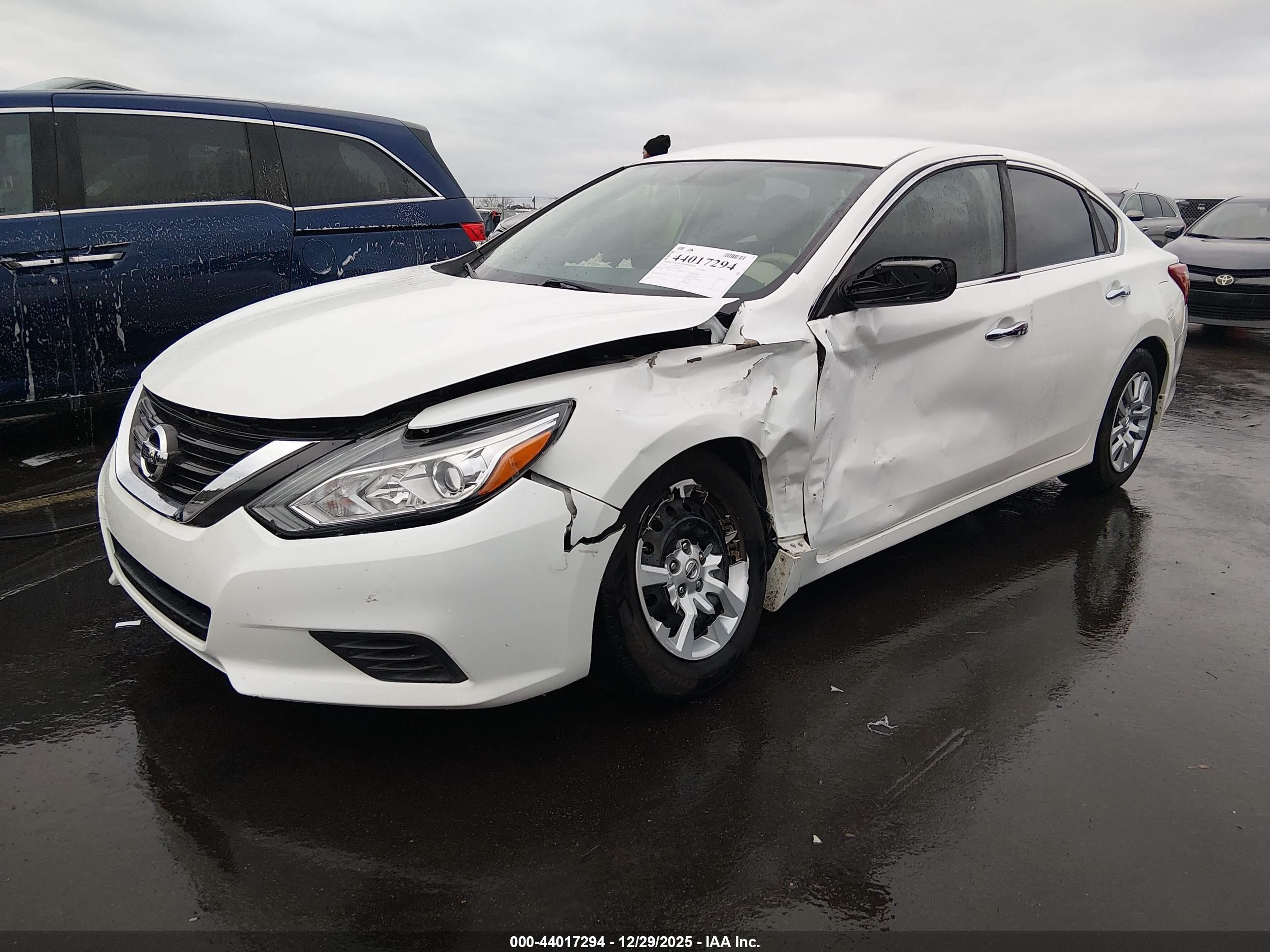 NISSAN ALTIMA image 2