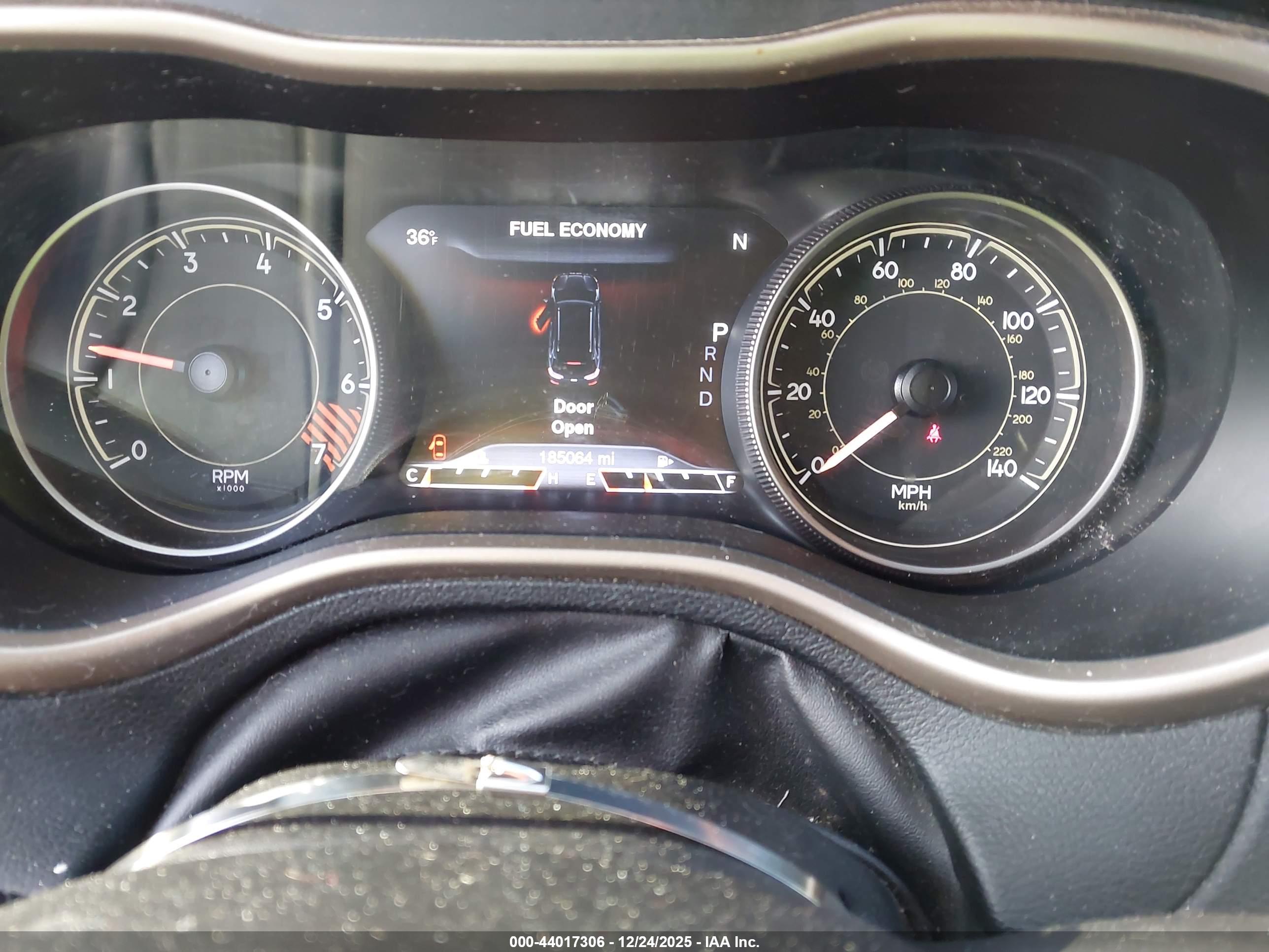 JEEP CHEROKEE image 7