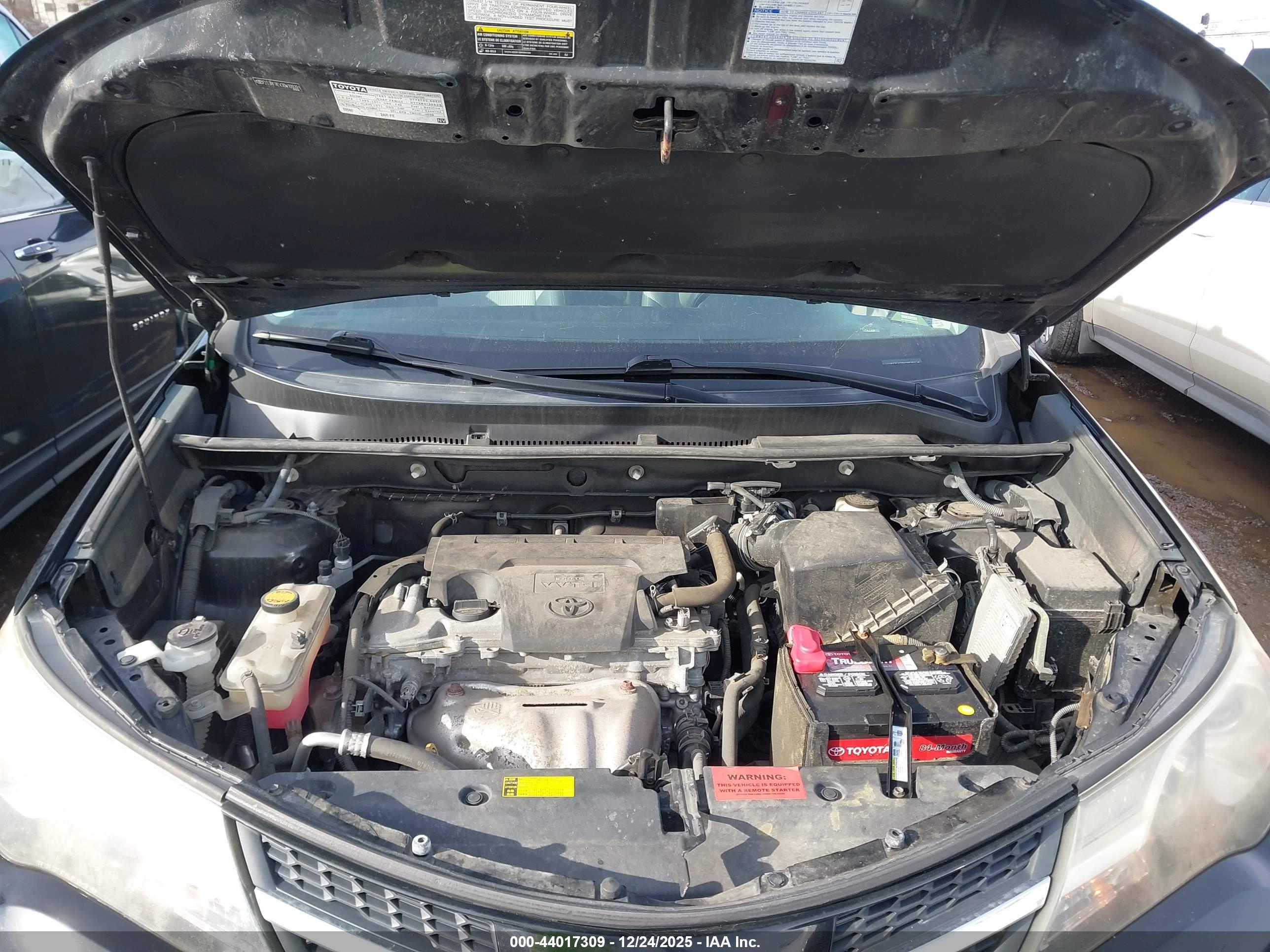 TOYOTA RAV4 image 10