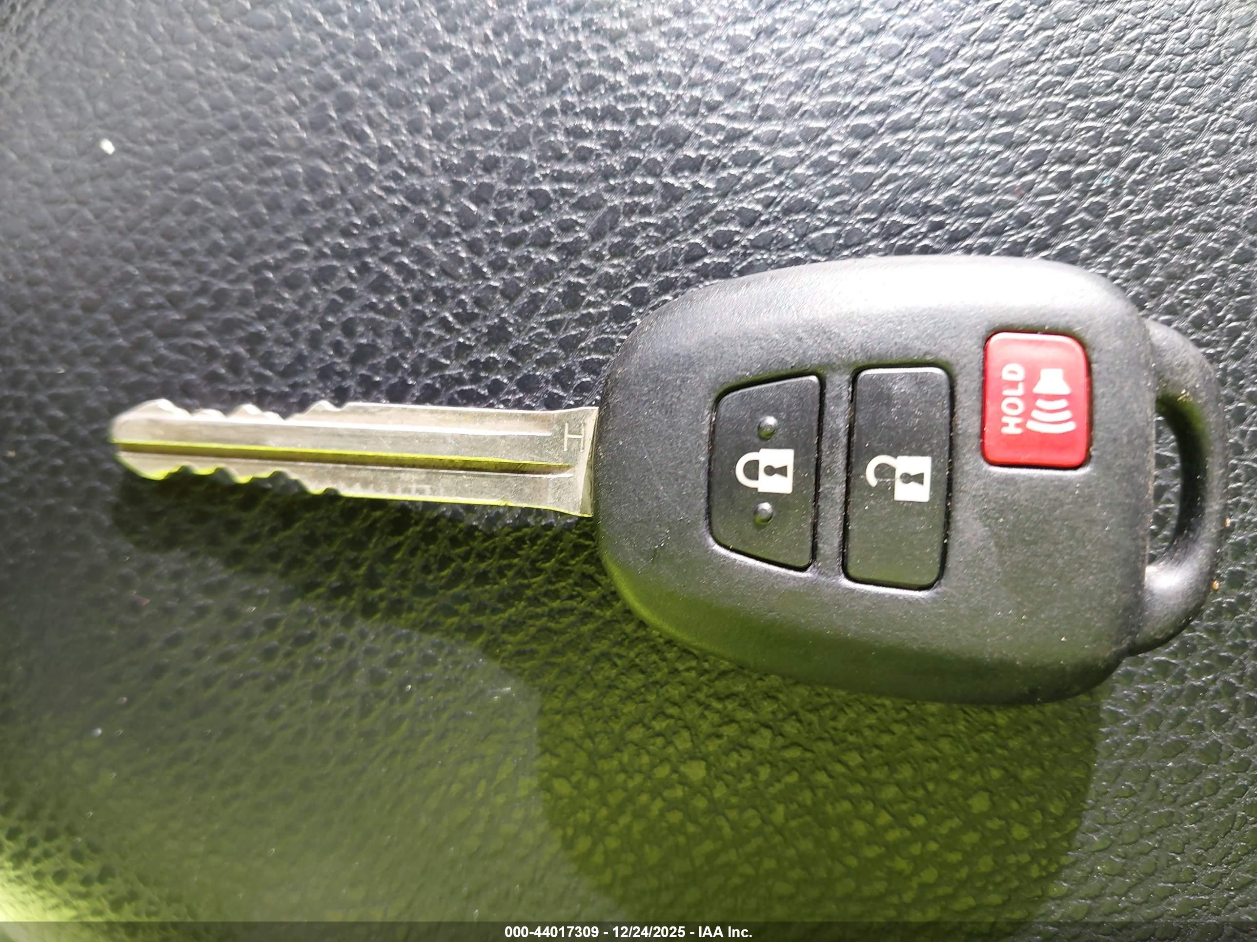 TOYOTA RAV4 image 11