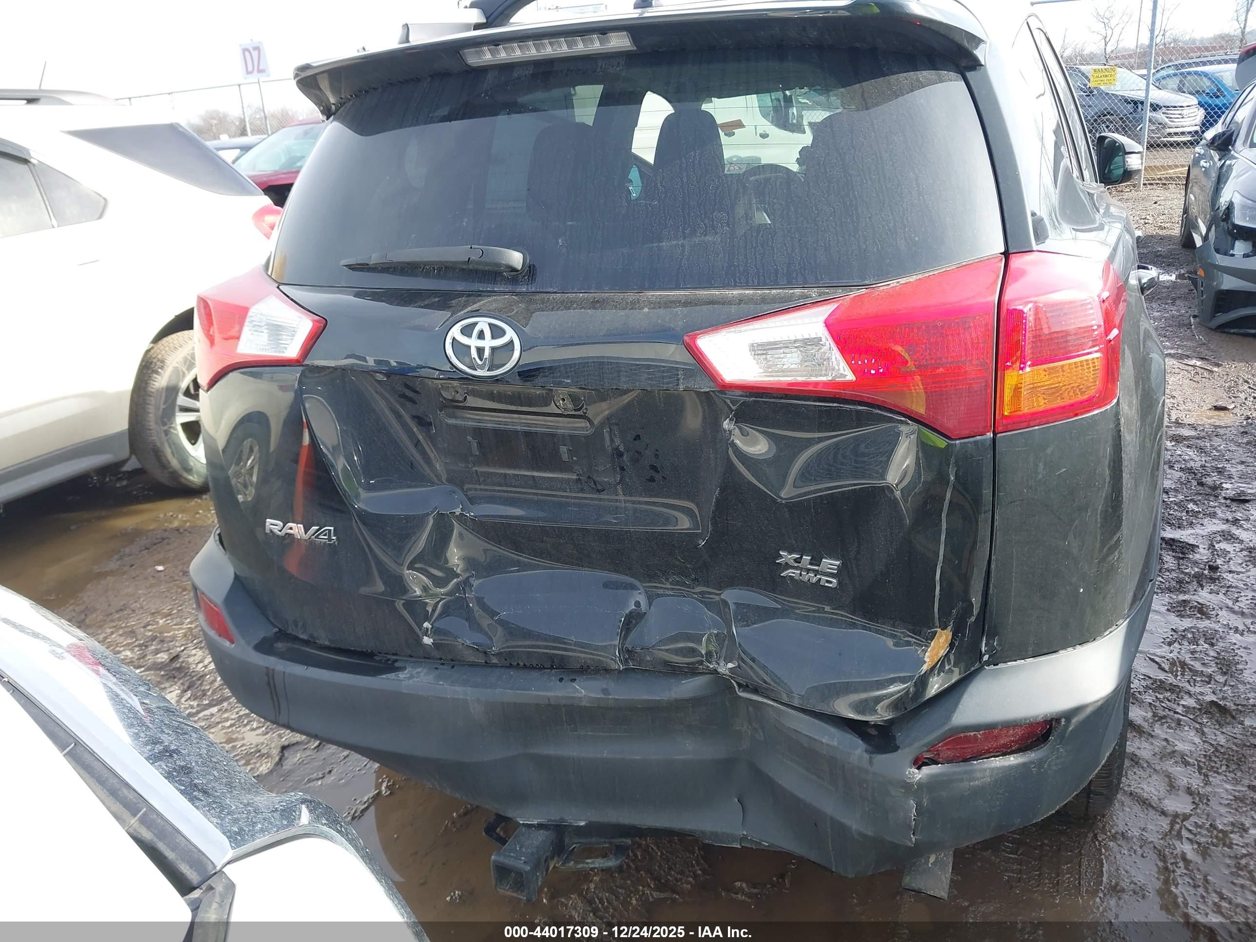 TOYOTA RAV4 image 6