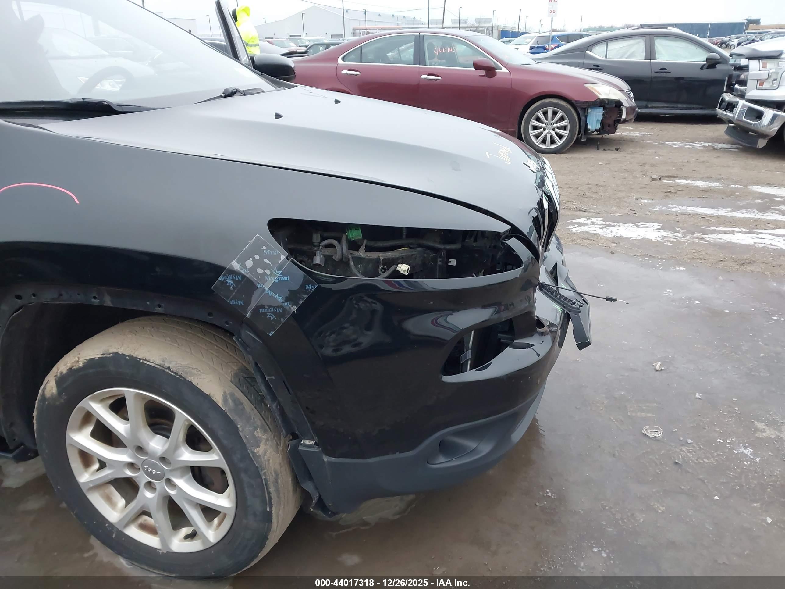 JEEP CHEROKEE image 6