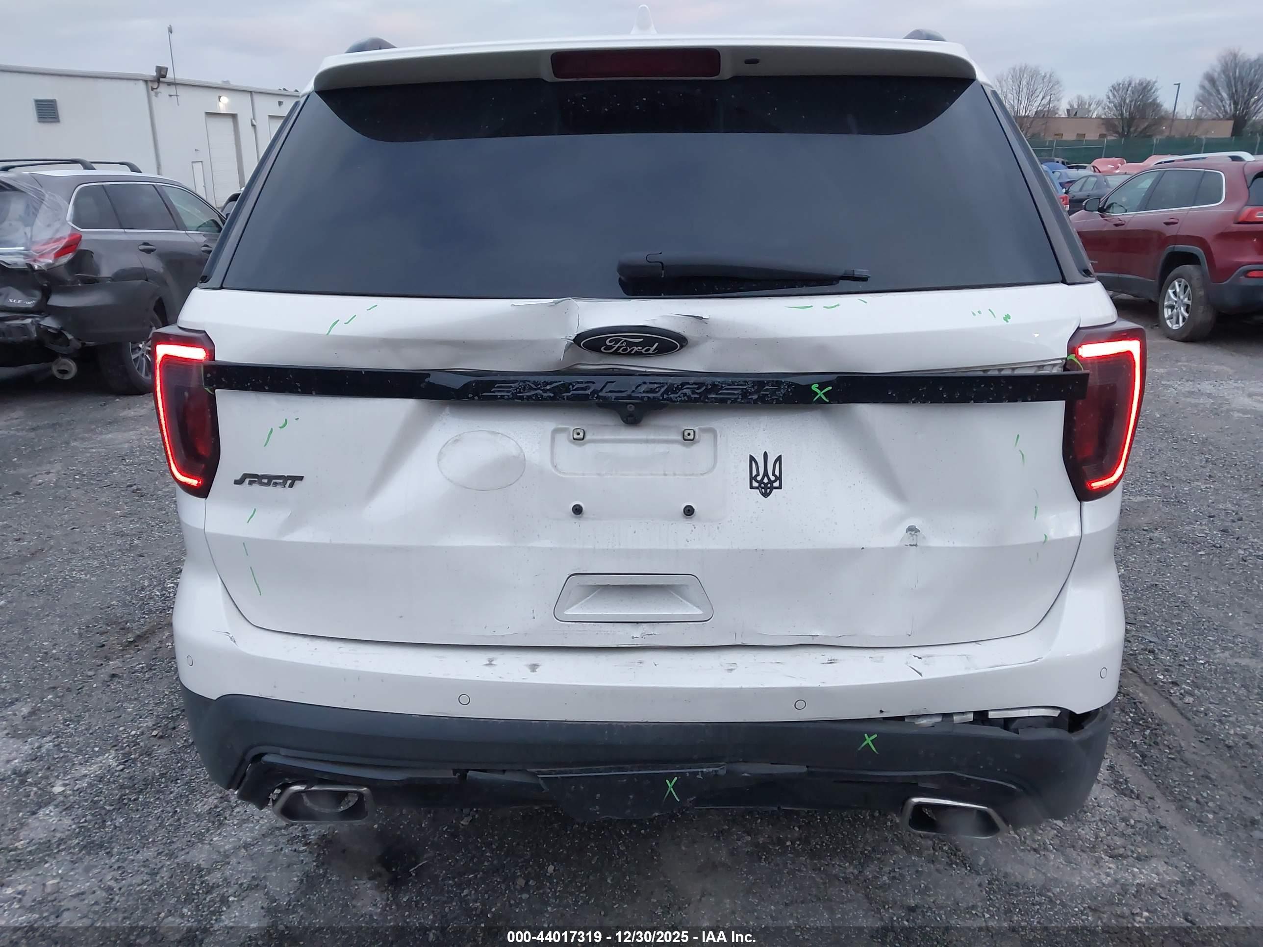 FORD EXPLORER image 6
