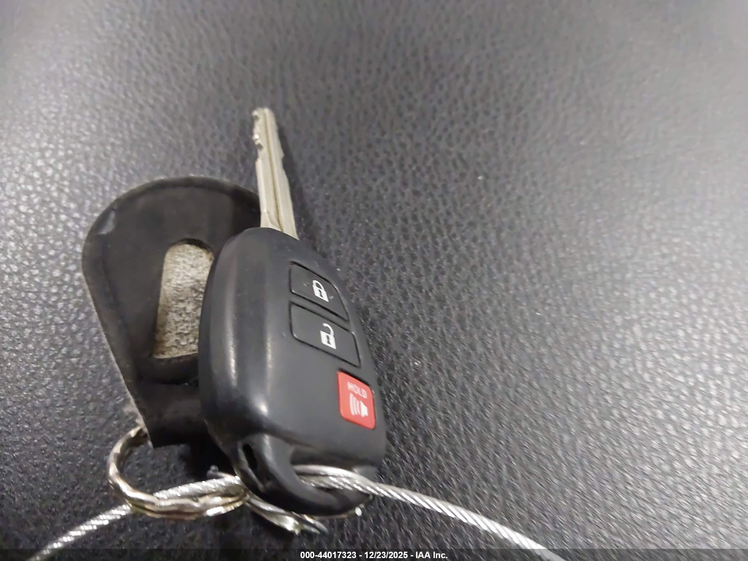 TOYOTA RAV4 image 11