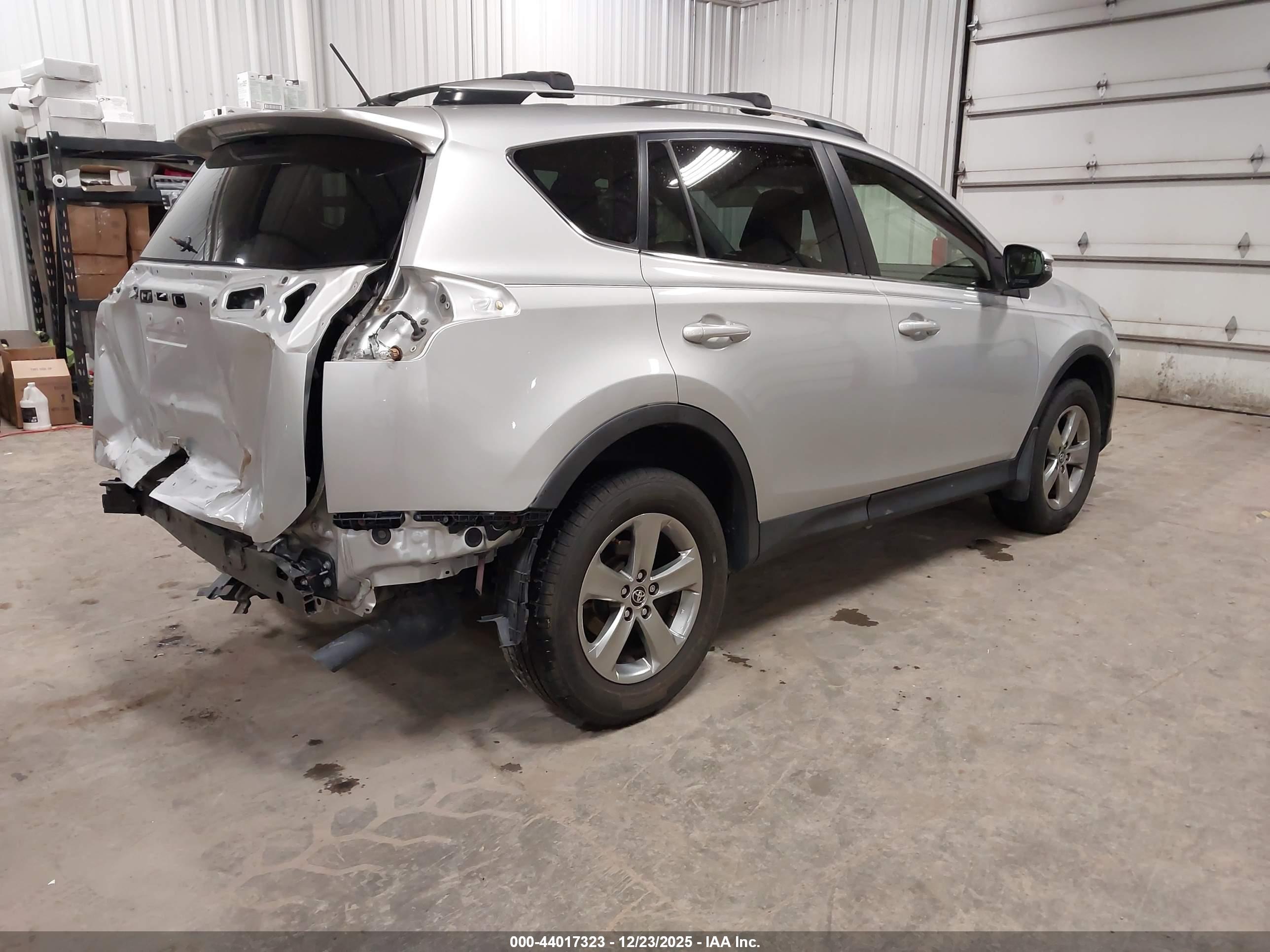 TOYOTA RAV4 image 4