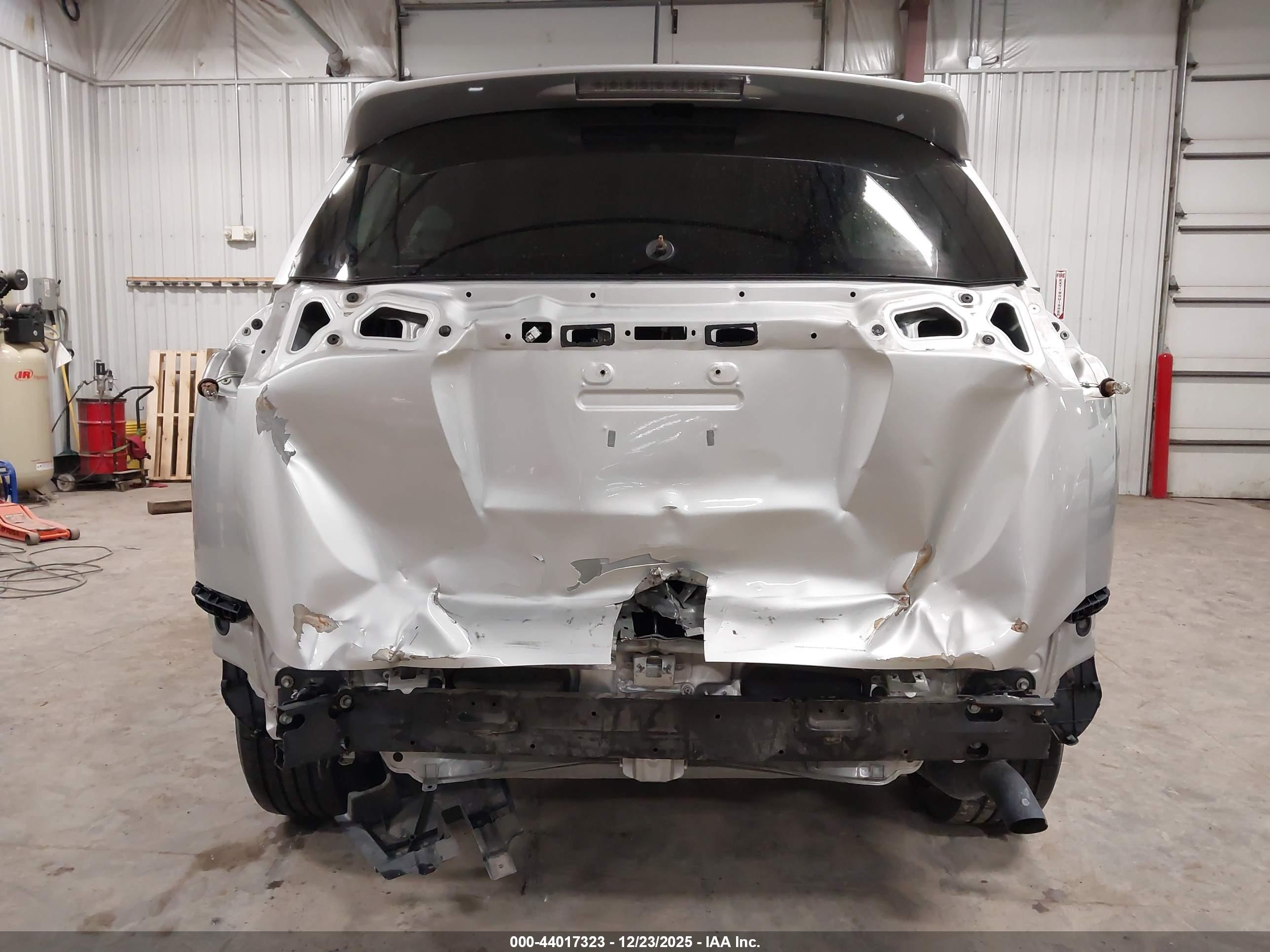 TOYOTA RAV4 image 6