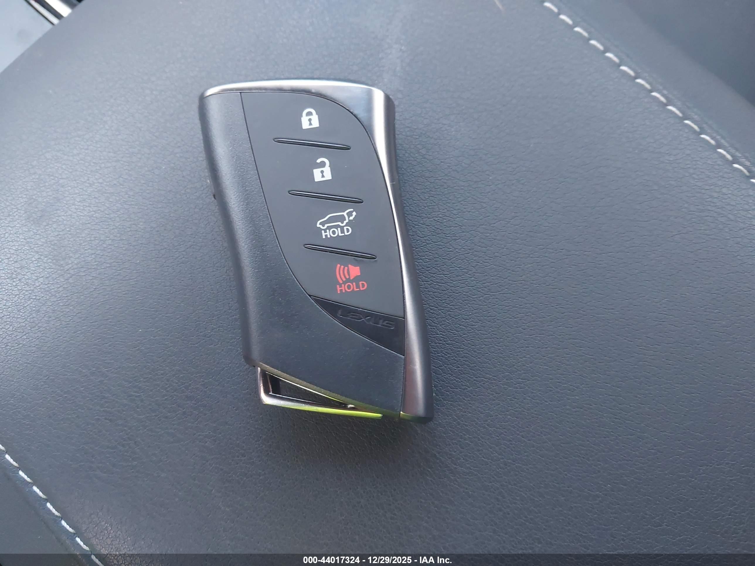 LEXUS RX image 11