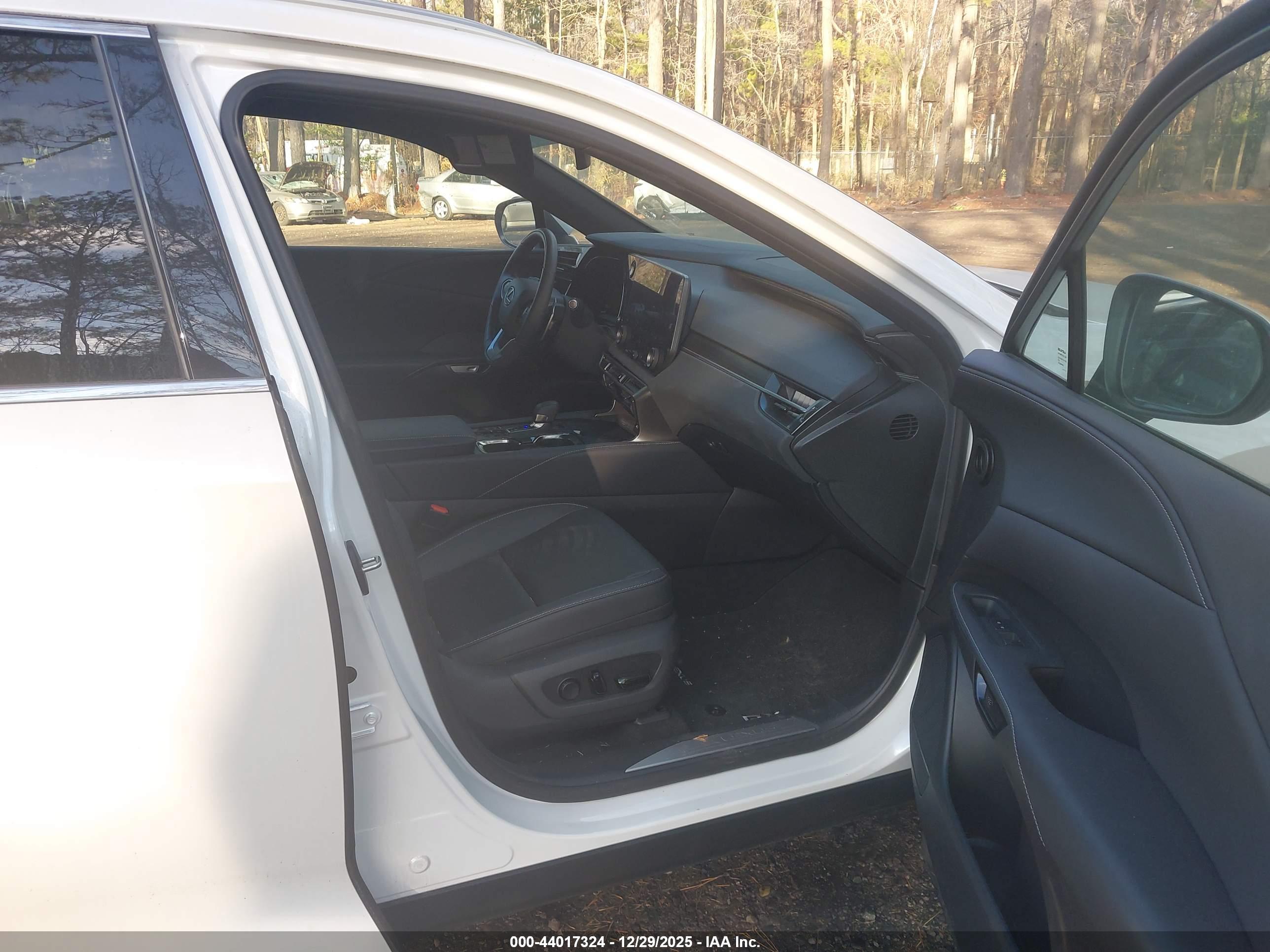 LEXUS RX image 5
