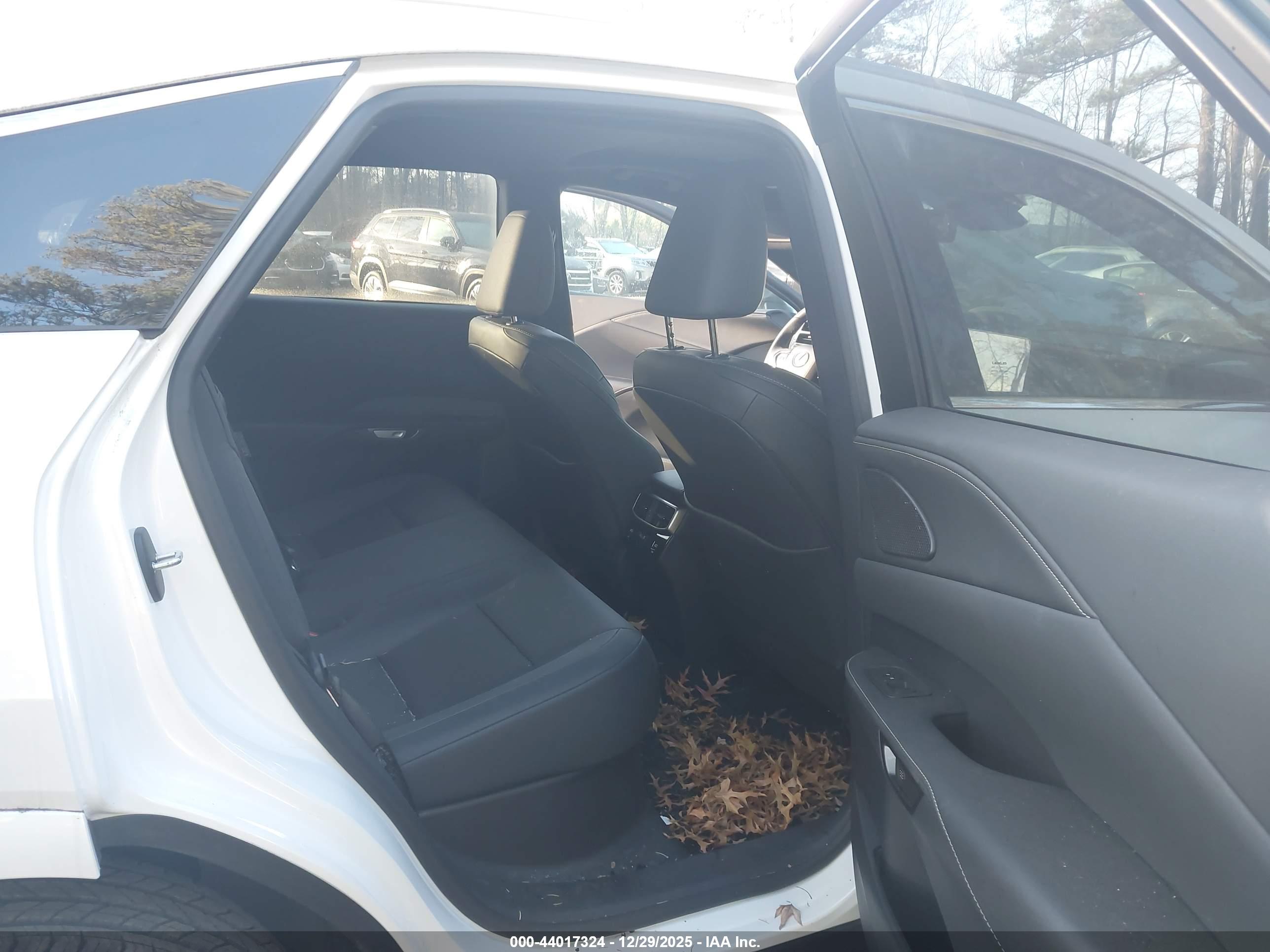 LEXUS RX image 8