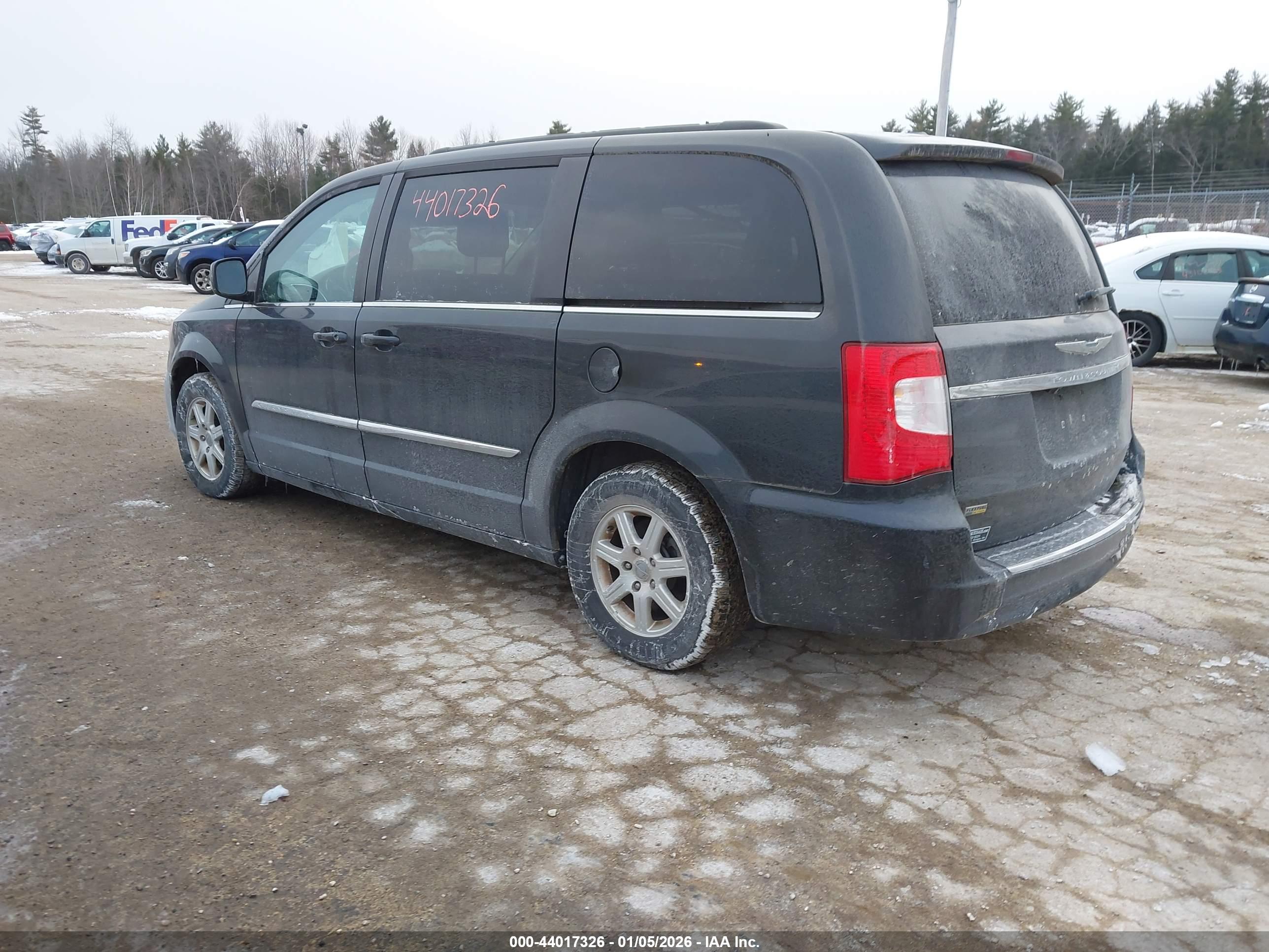 CHRYSLER TOWN image 3